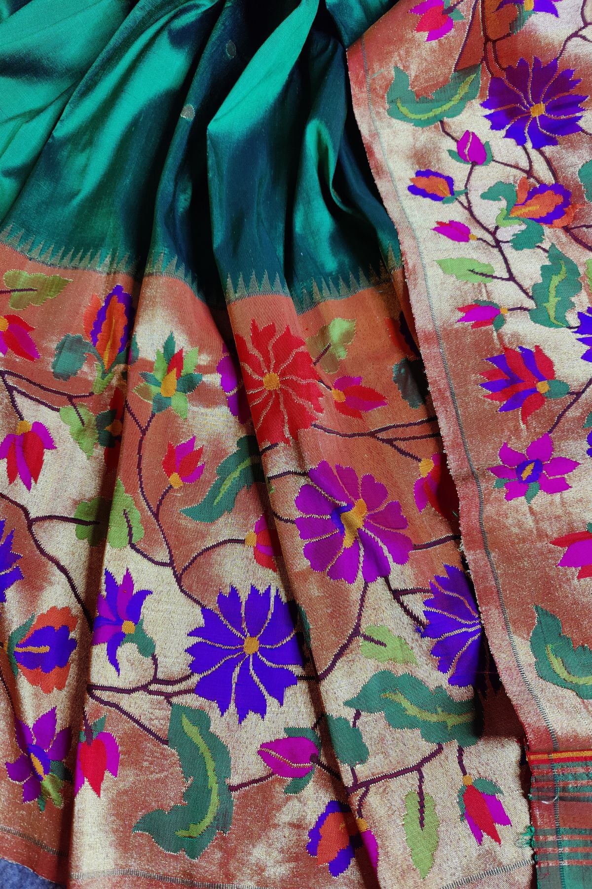 BOTTLE GREEN PURE SILK HANDLOOM PAITHANI SAREE