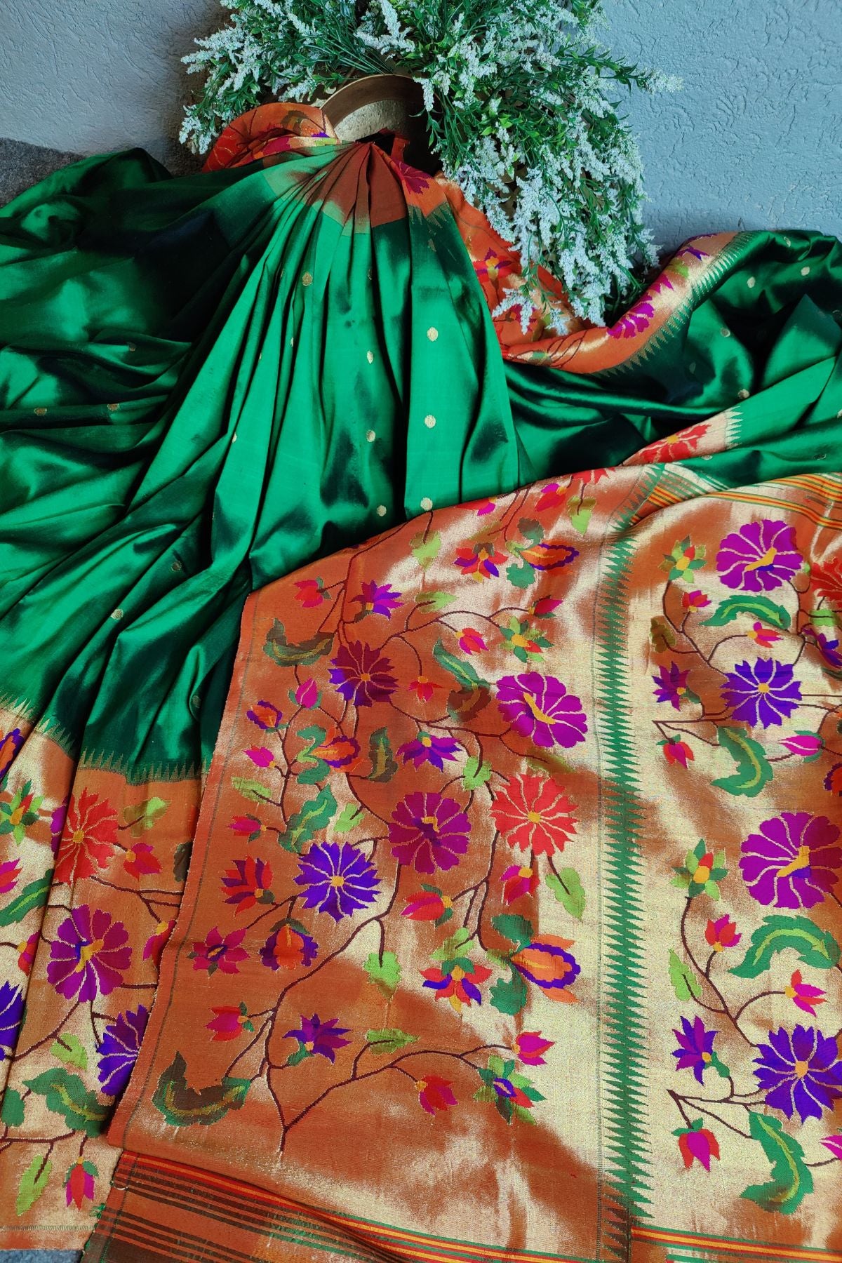 BOTTLE GREEN PURE SILK HANDLOOM PAITHANI SAREE