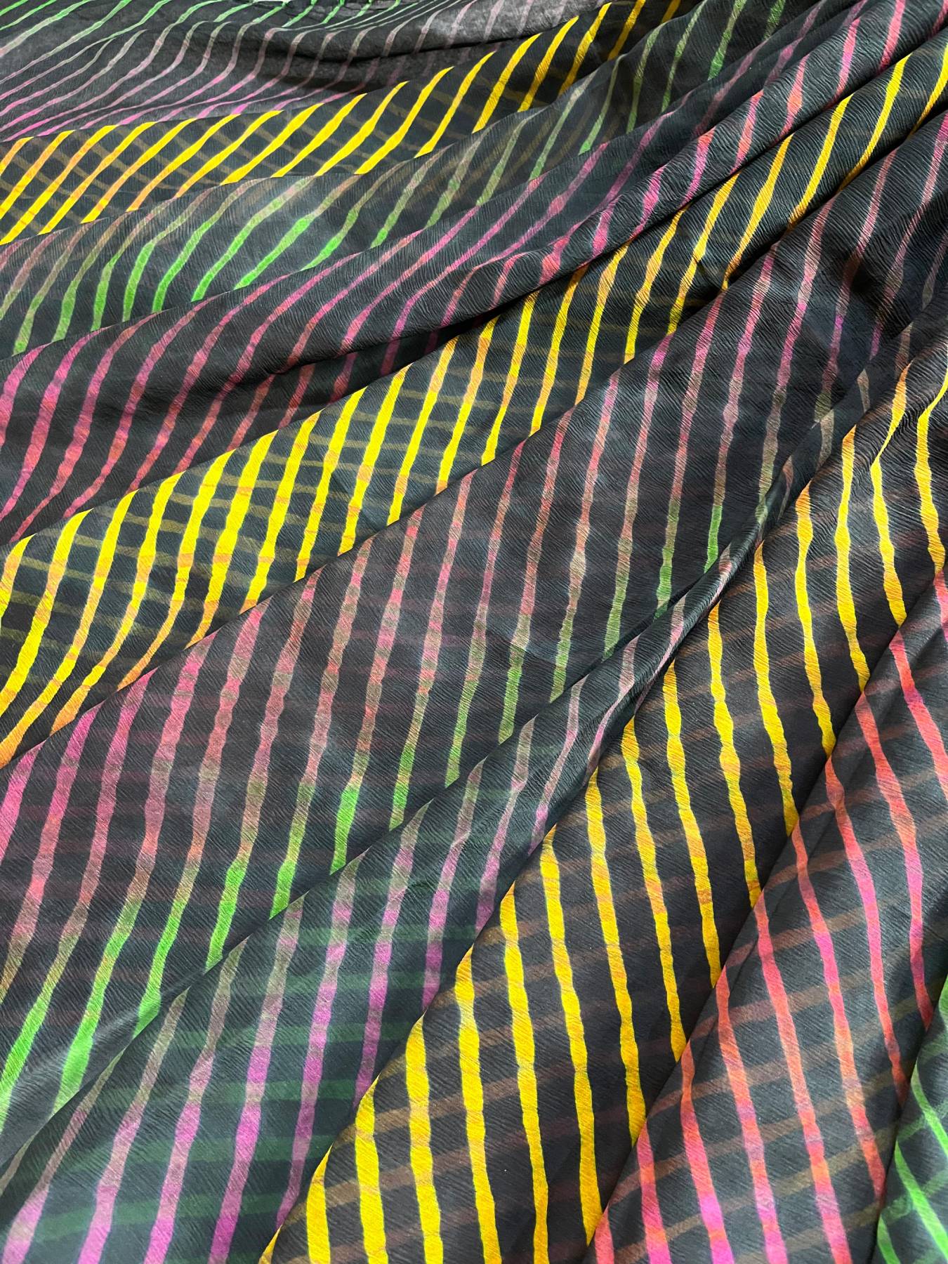 BLACK CHIFFON PURE HANDLOOM LEHERIYA SAREE