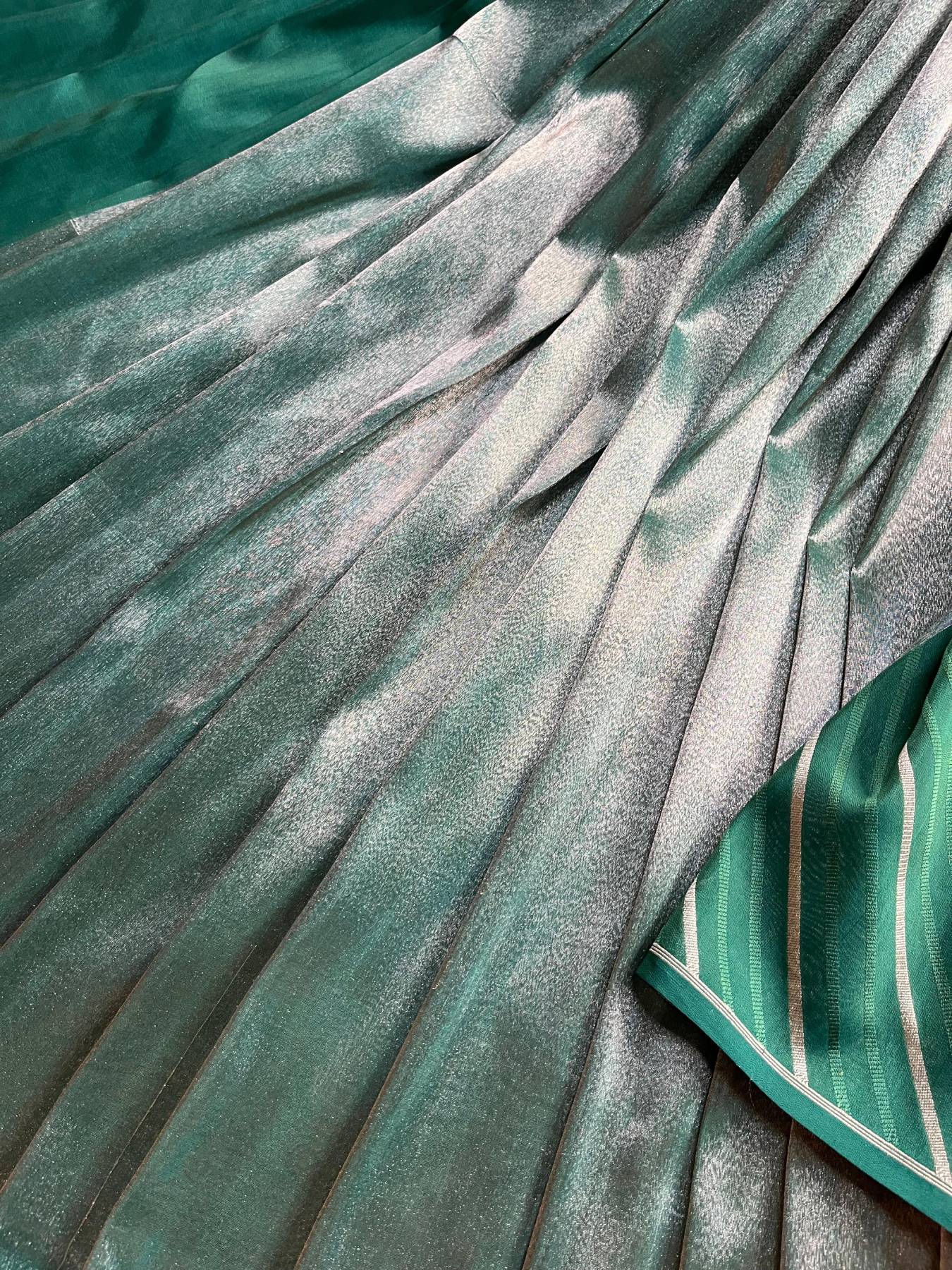 GREEN TISSUE SILK PURE HANDLOOM BANARASI SAREE