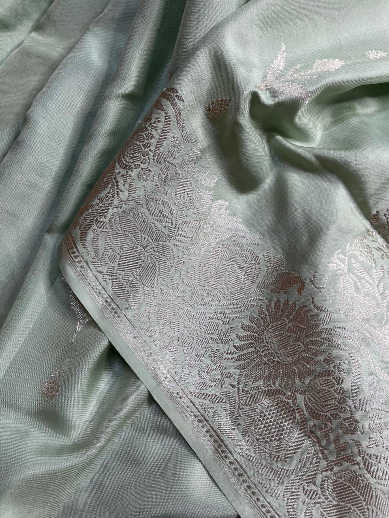 PISTA GREEN BOTH SIDE SILK PURE HANDLOOM BANARASI SAREE