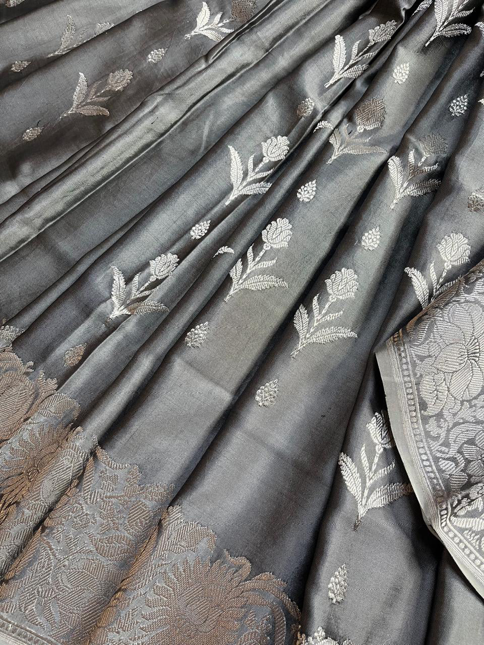 GREY BOTH SIDE SILK PURE HANDLOOM BANARASI SAREE