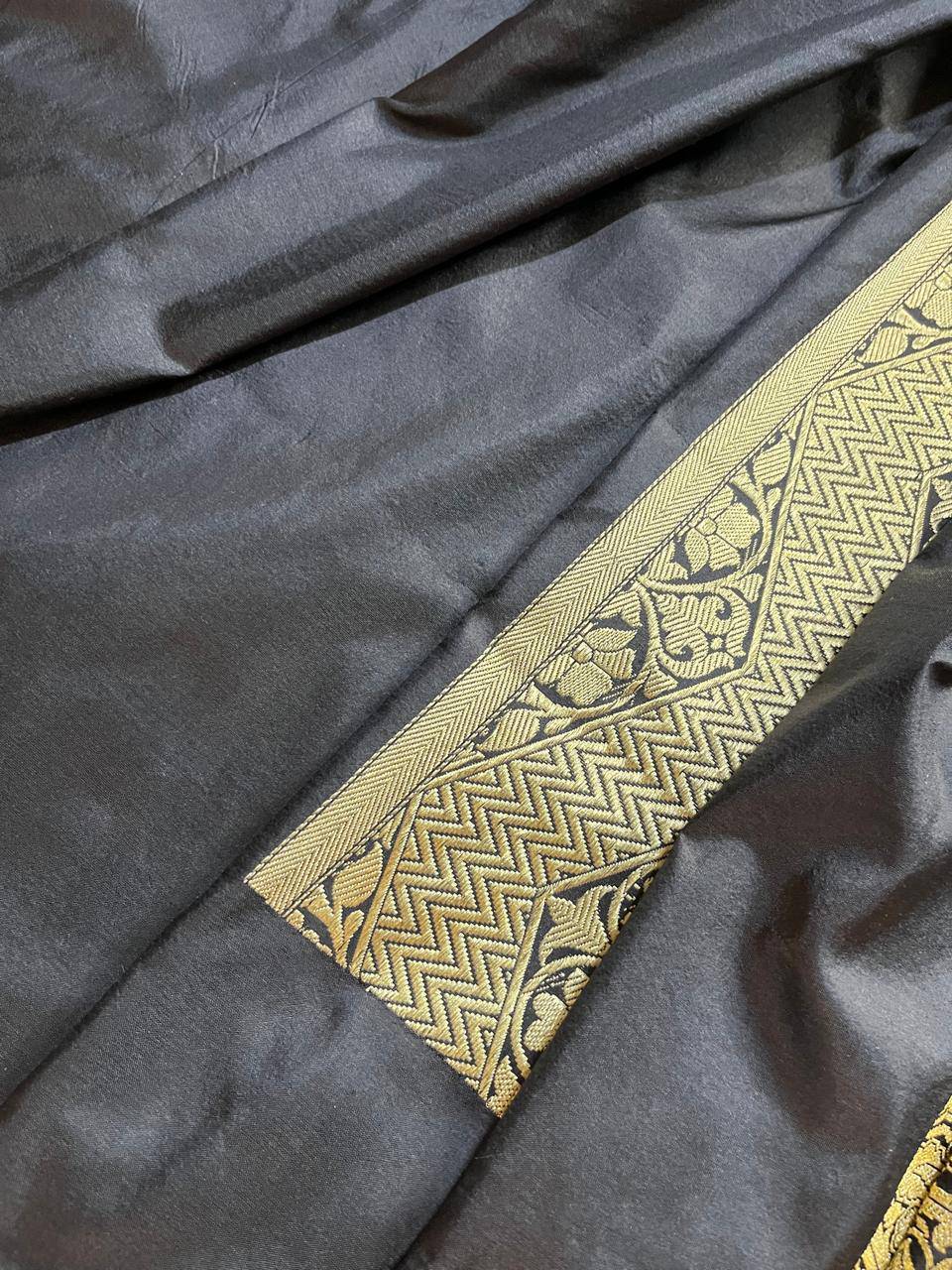 BLACK GOLD TISSUE SILK PURE HANDLOOM BANARASI SAREE