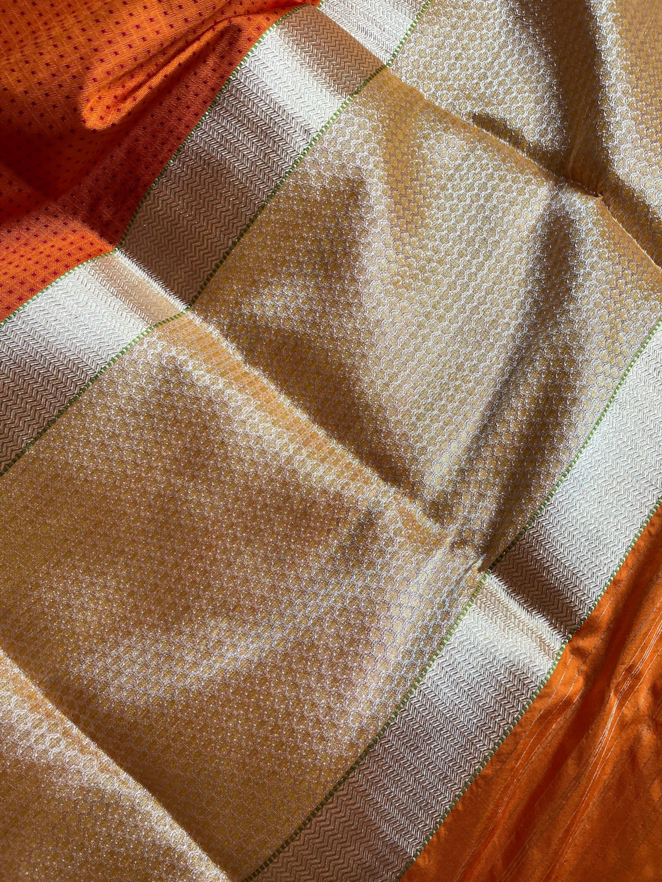 ORANGE AND RED SILK PURE HANDLOOM DO RUKHI BANARASI SAREE