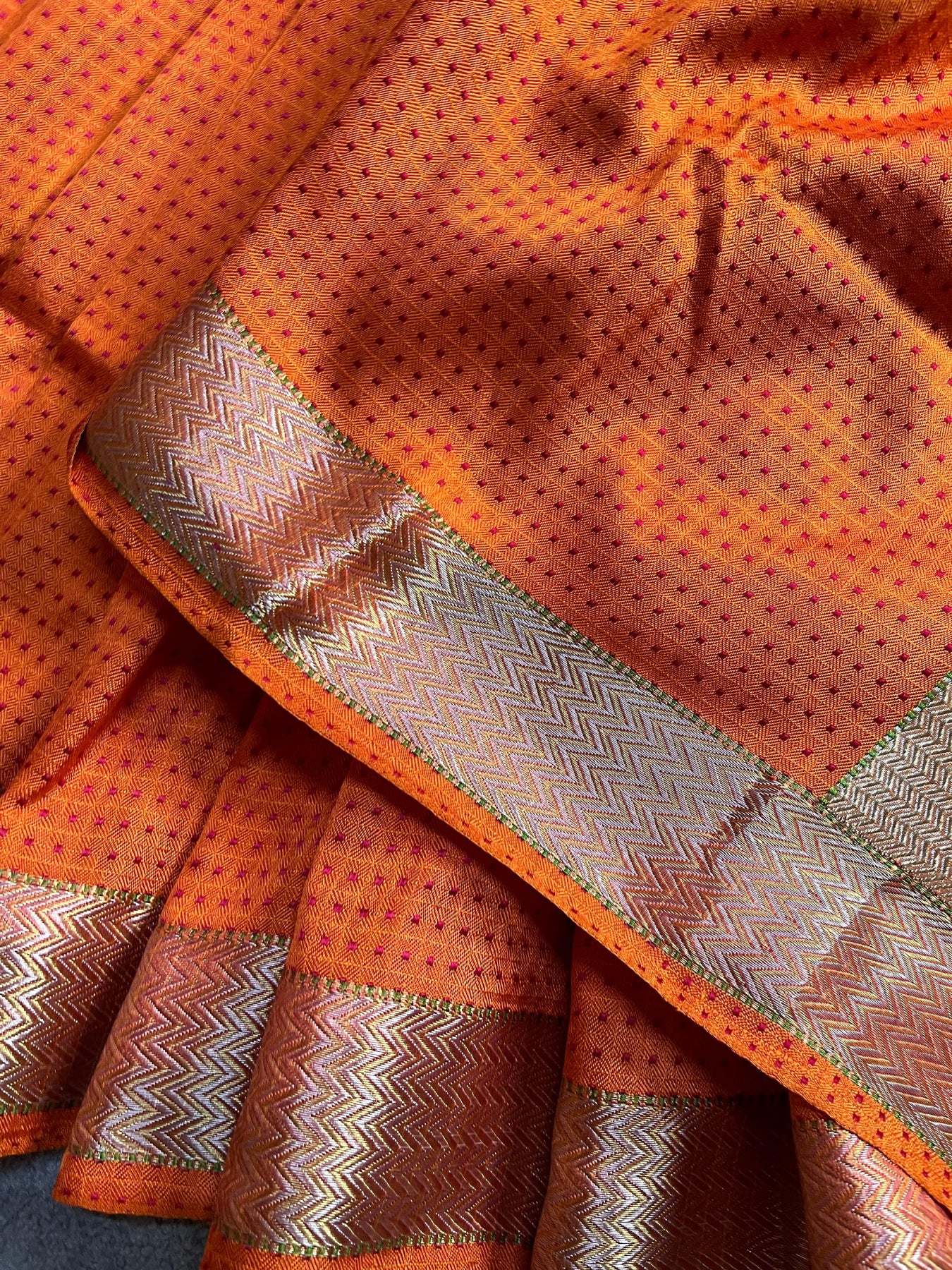 ORANGE AND RED SILK PURE HANDLOOM DO RUKHI BANARASI SAREE