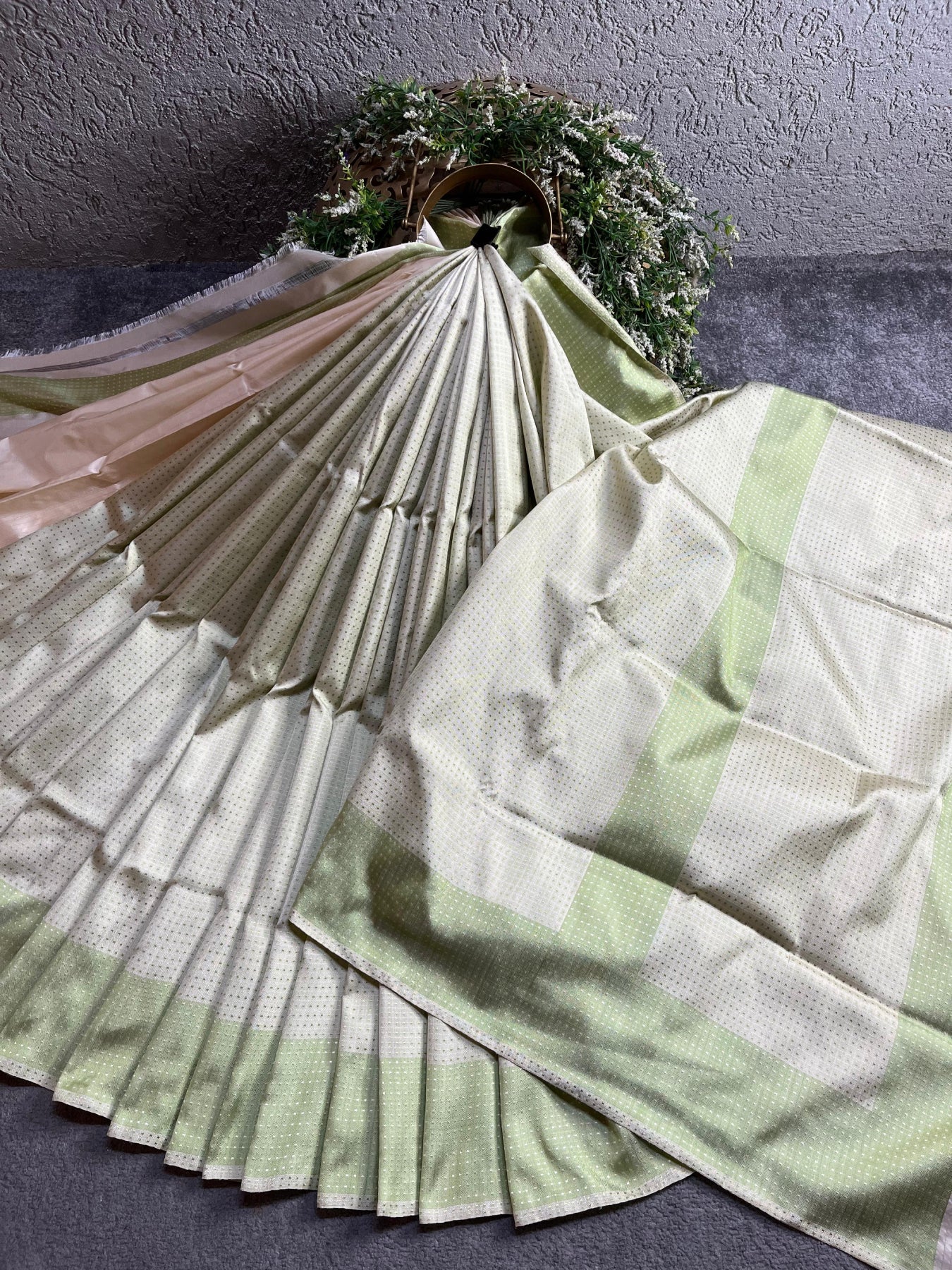 OLIVE GREEN AND WHITE SILK PURE HANDLOOM DO RUKHI BANARASI SAREE