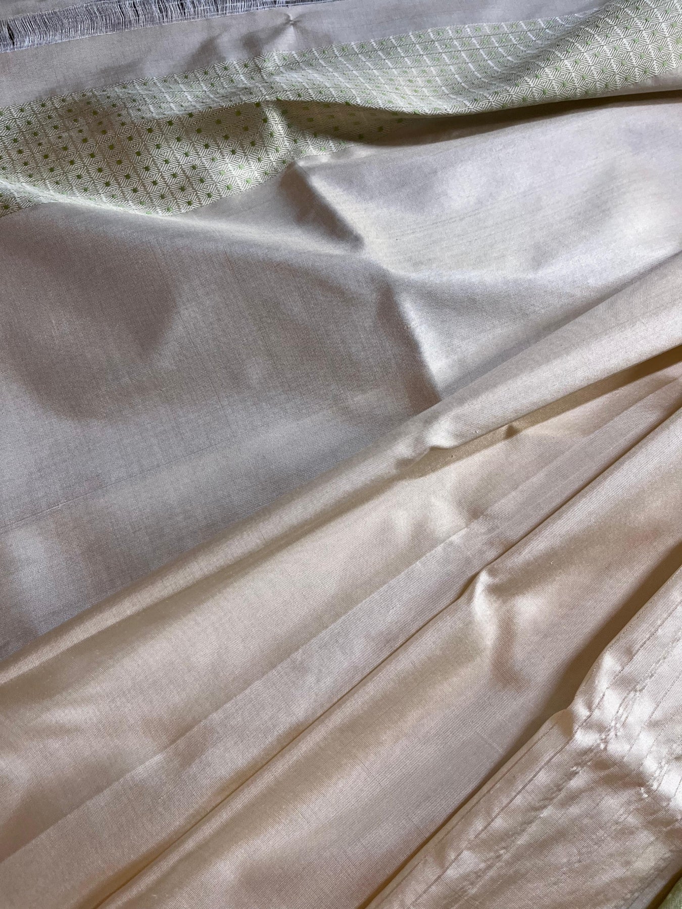 OLIVE GREEN AND WHITE SILK PURE HANDLOOM DO RUKHI BANARASI SAREE