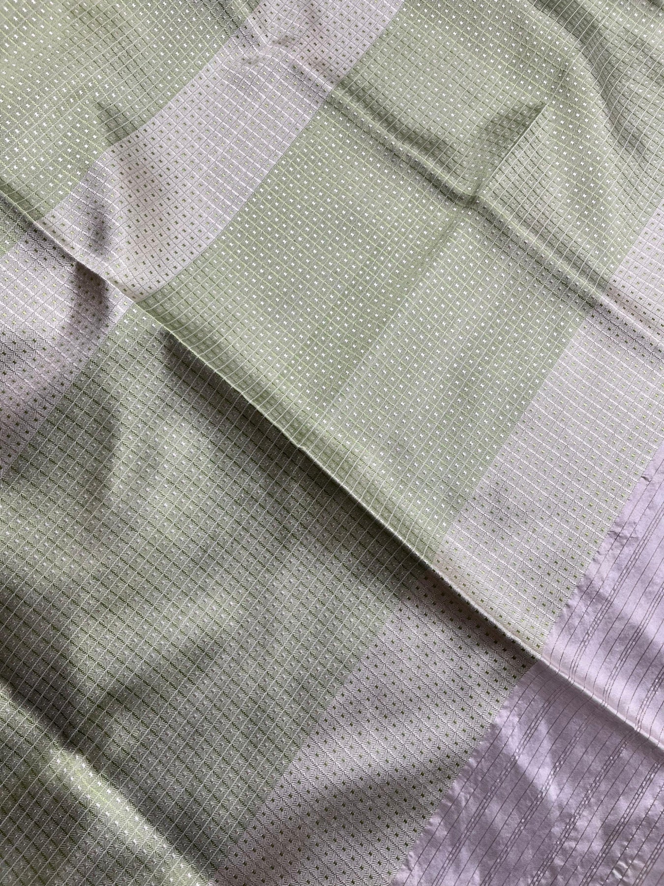 OLIVE GREEN AND WHITE SILK PURE HANDLOOM DO RUKHI BANARASI SAREE