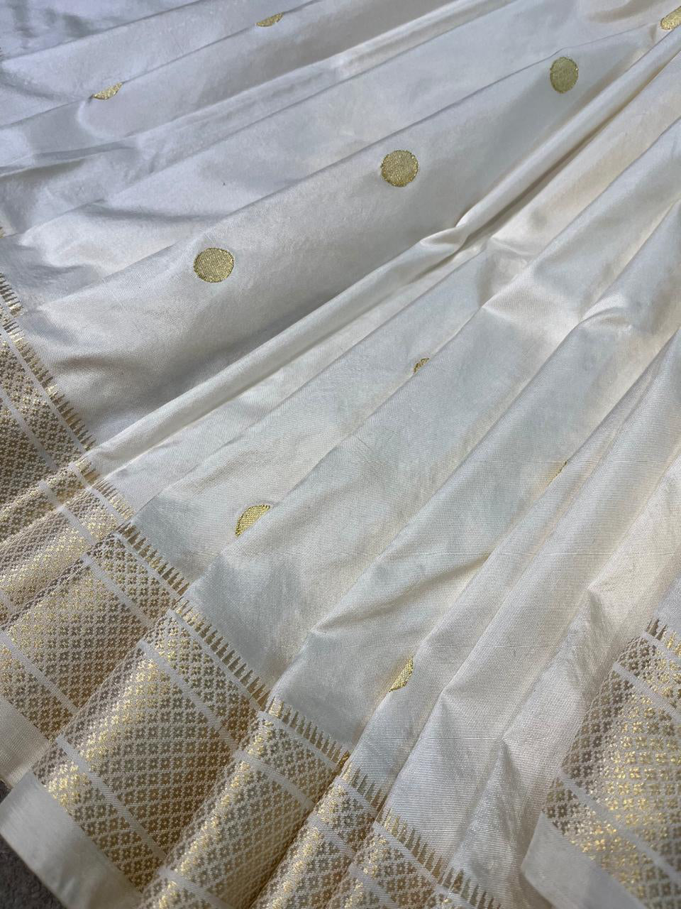 IVORY WHITE SILK PURE HANDLOOM PAITHANI SAREE