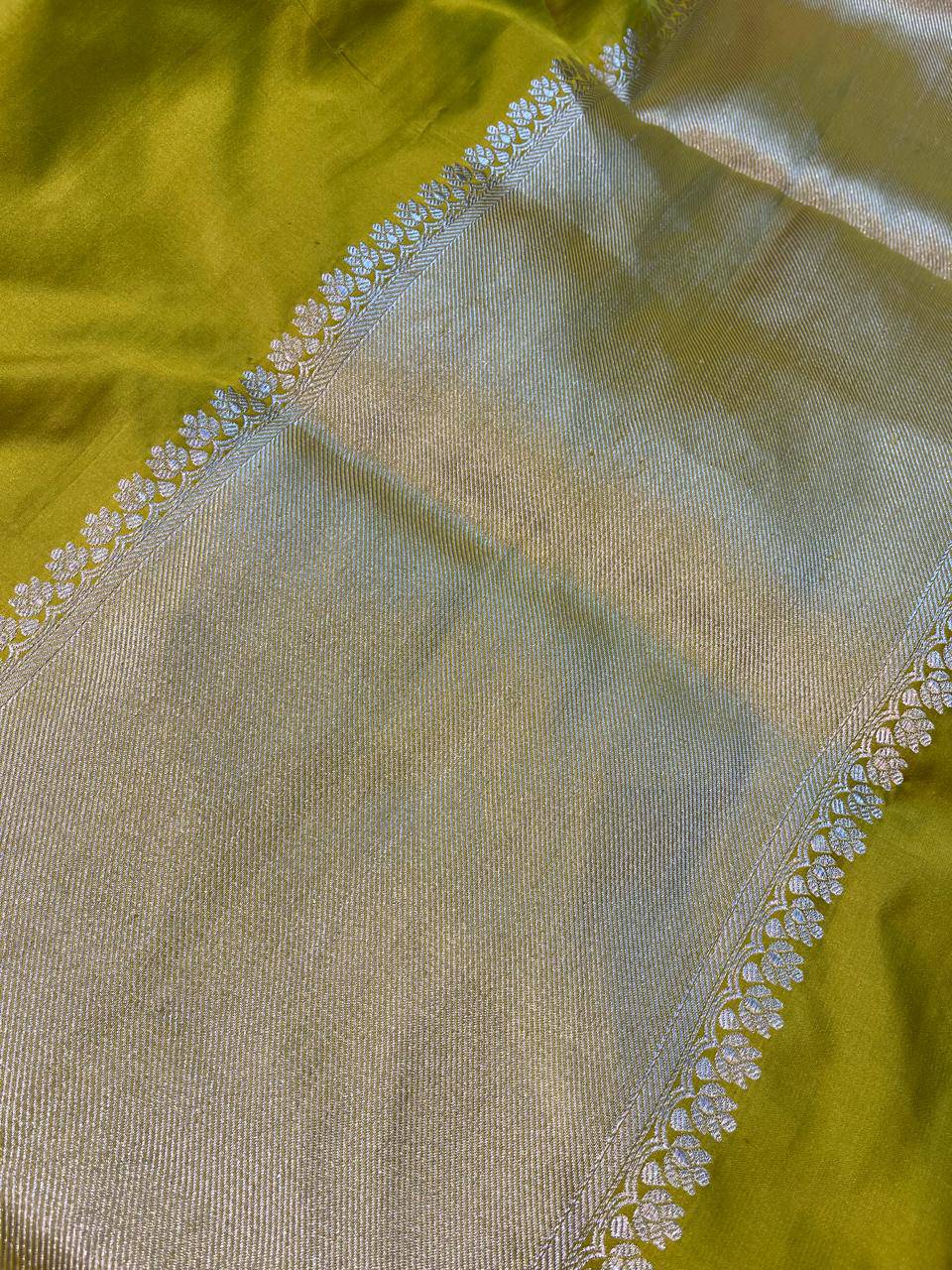 LIME GREEN MUSHROO SILK PURE HANDLOOM BANARASI SAREE