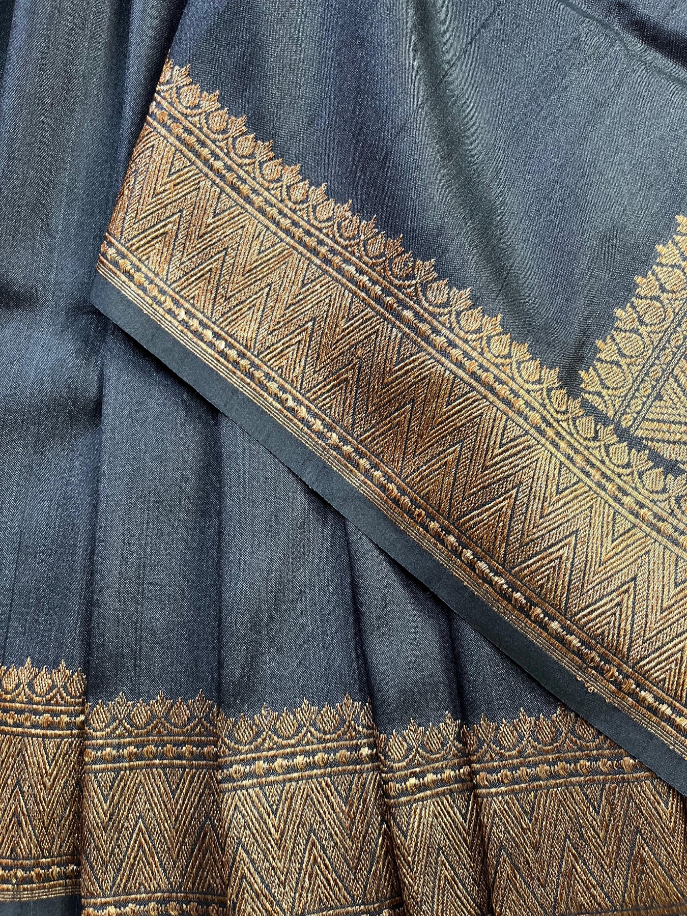 BLACK TASSAR SILK PURE HANDLOOM BANARASI SAREE