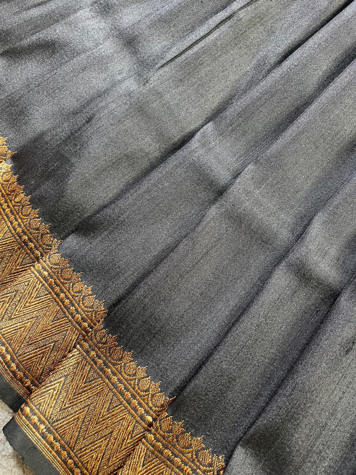 BLACK TASSAR SILK PURE HANDLOOM BANARASI SAREE