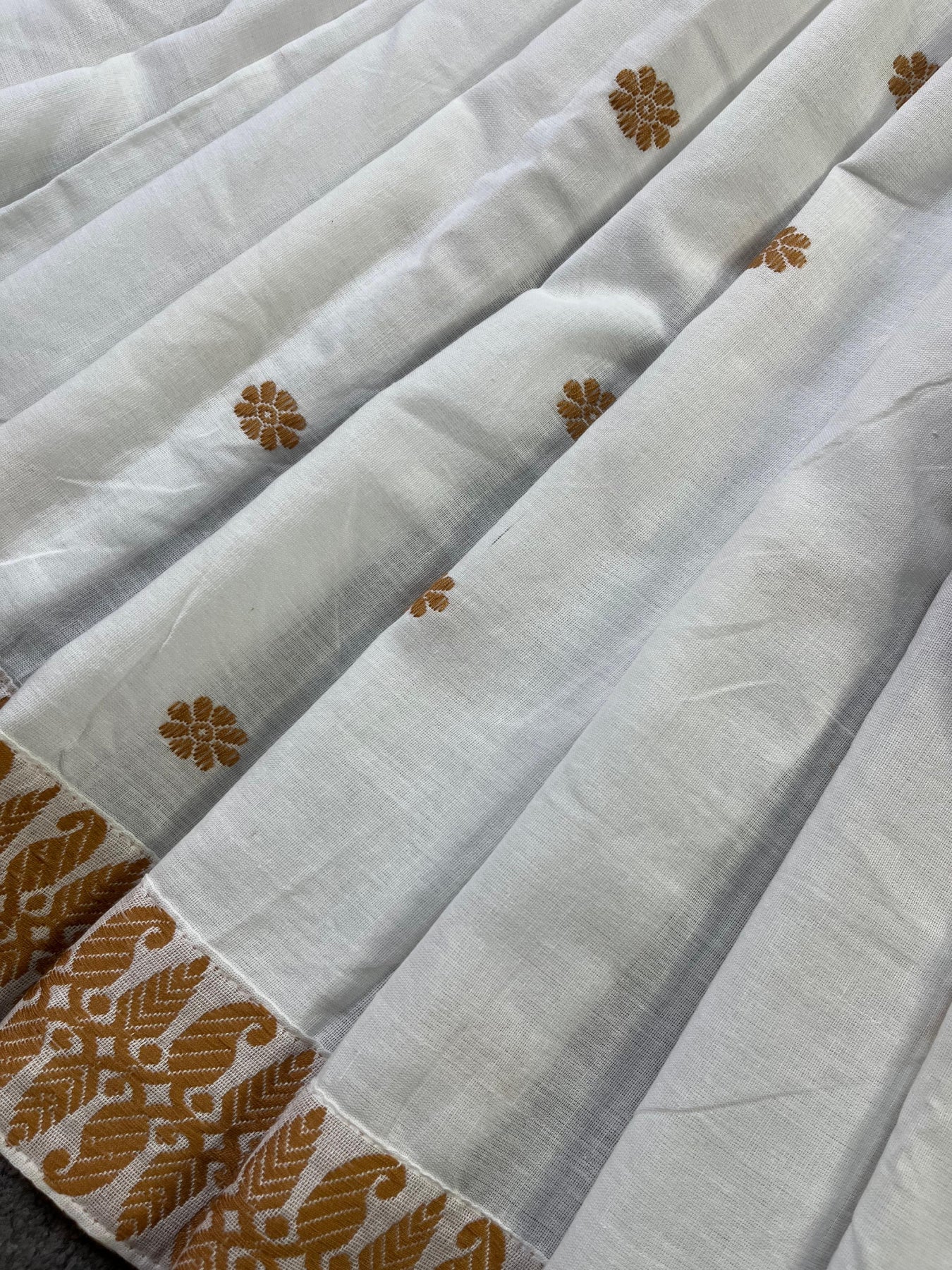 WHITE COTTON PURE HANDLOOM ASSAMESE SAREE