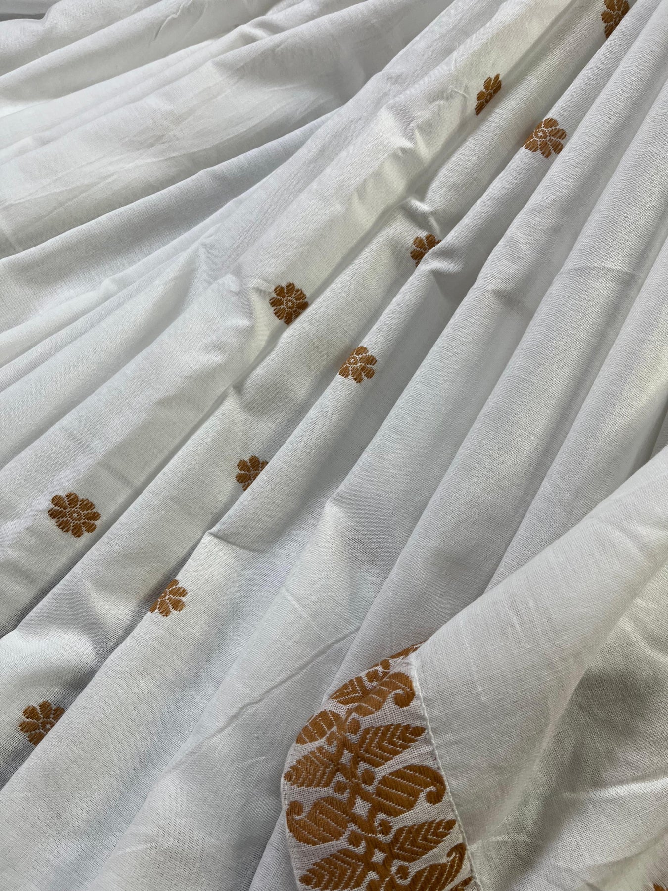 WHITE COTTON PURE HANDLOOM ASSAMESE SAREE