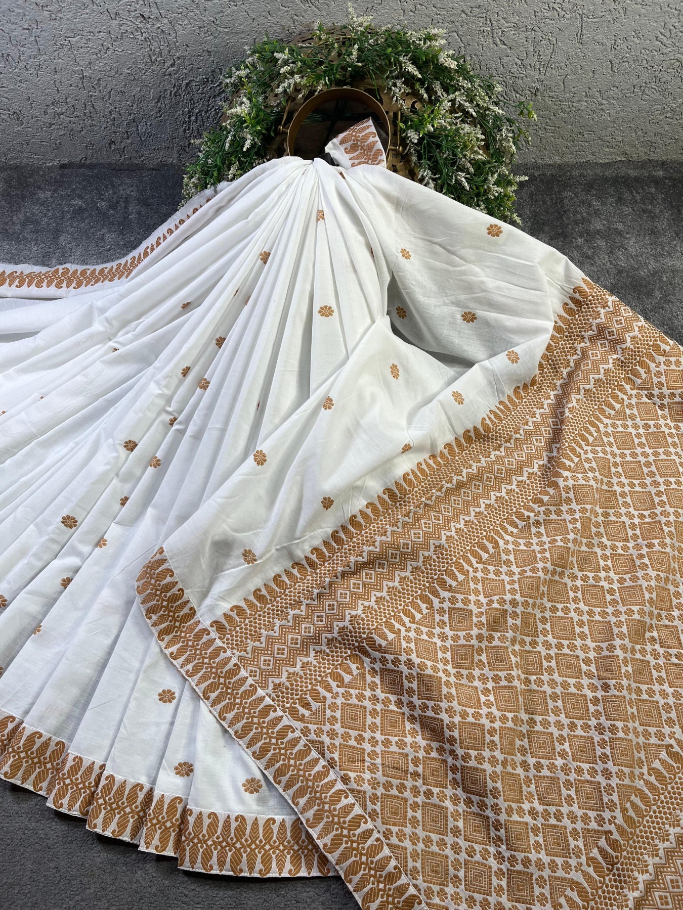 WHITE COTTON PURE HANDLOOM ASSAMESE SAREE