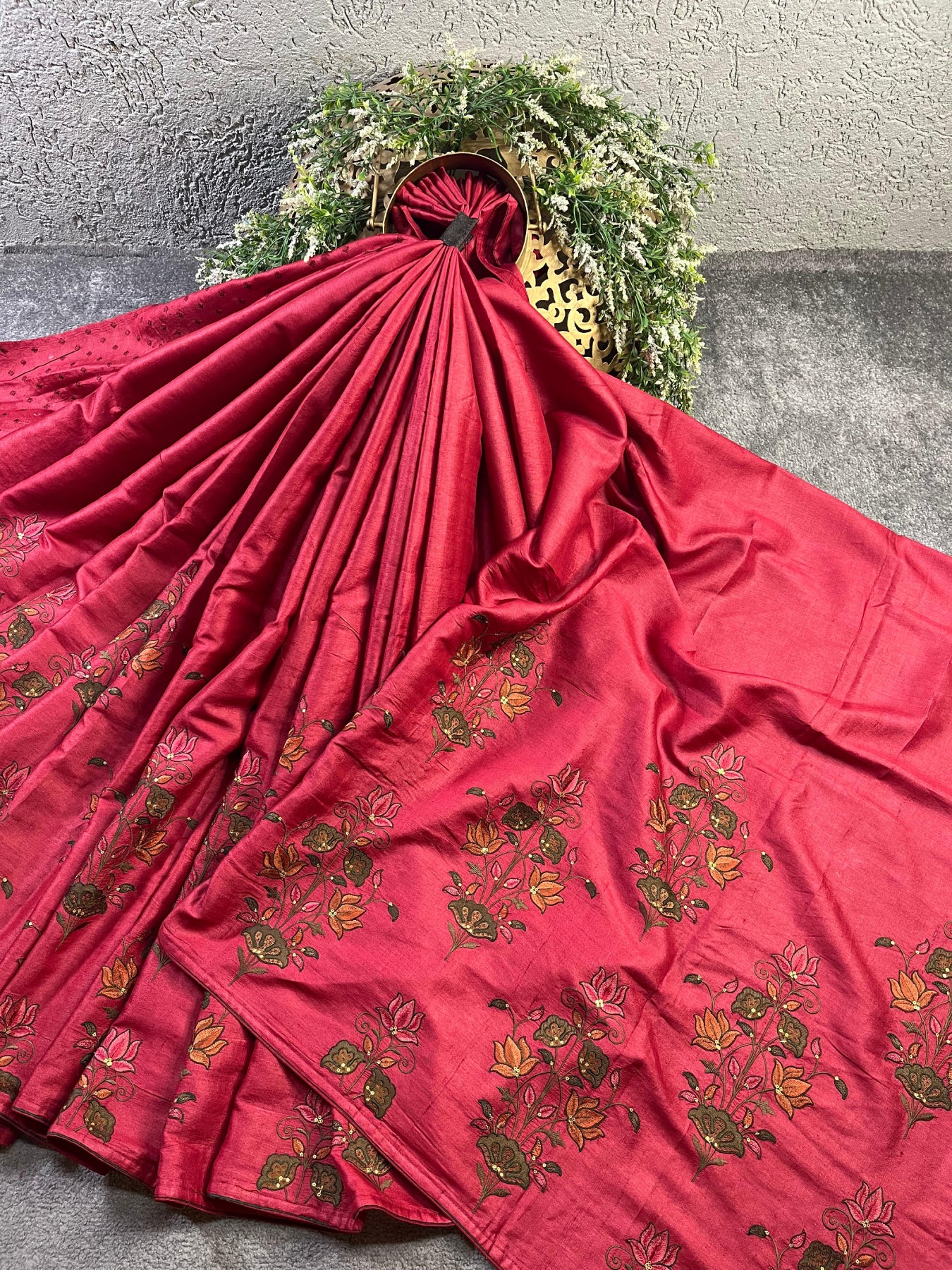 RED TASSAR PURE HANDLOOM EMBROIDERY SAREE