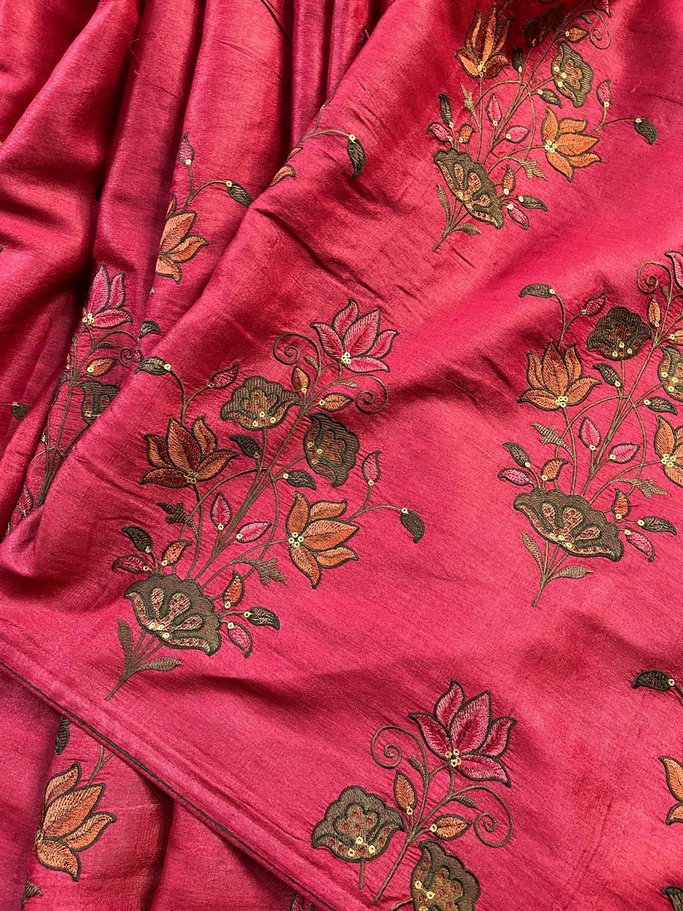 RED TASSAR PURE HANDLOOM EMBROIDERY SAREE