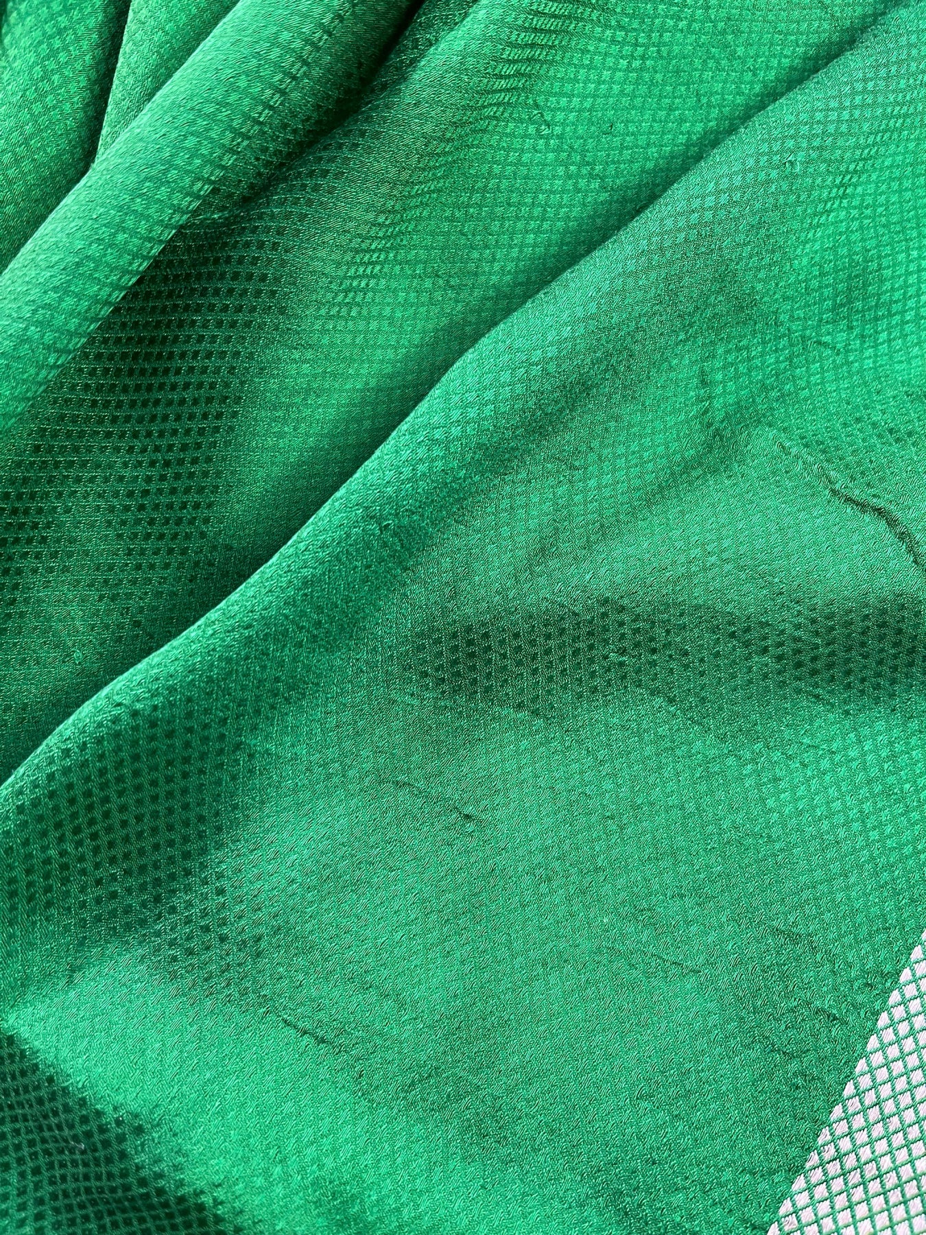 GREEN SATIN SILK PURE HANDLOOM BANARASI SAREE