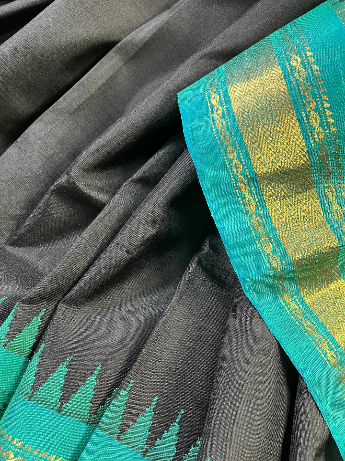 BLACK SILK PURE HANDLOOM GADWAL SAREE