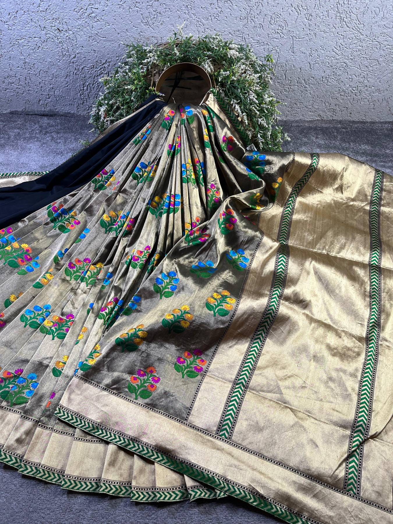 BLACK TISSUE SILK PURE HANDLOOM BANARASI SAREE