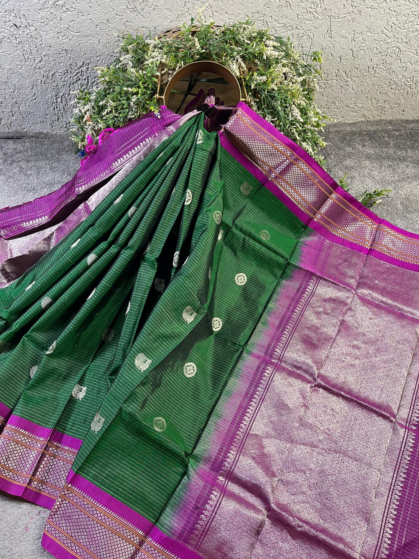 GREEN SILK PURE HANDLOOM GADWAL DUPATTA