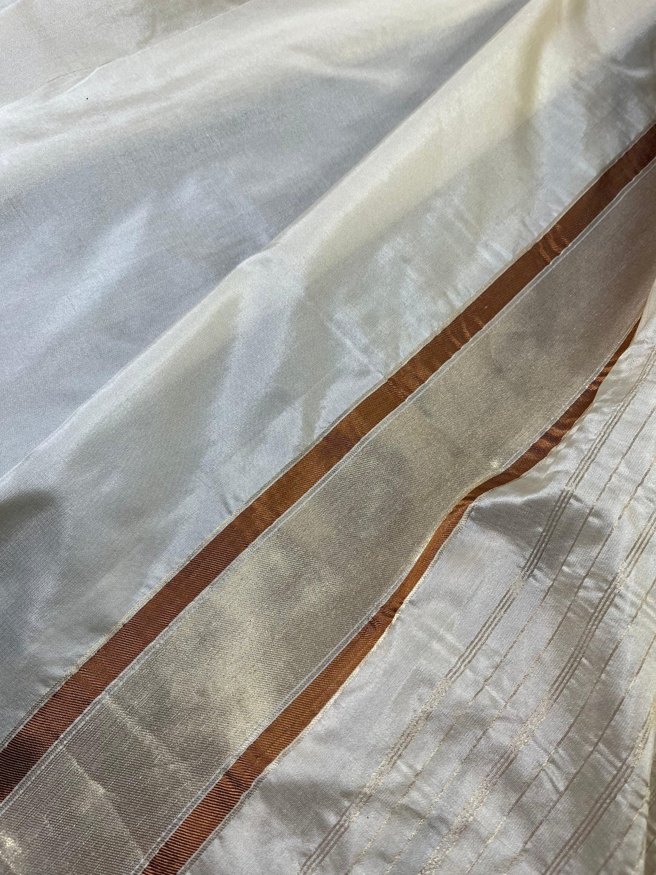 PEARL WHITE TISSUE SILK HANDLOOM BANARASI SAREE