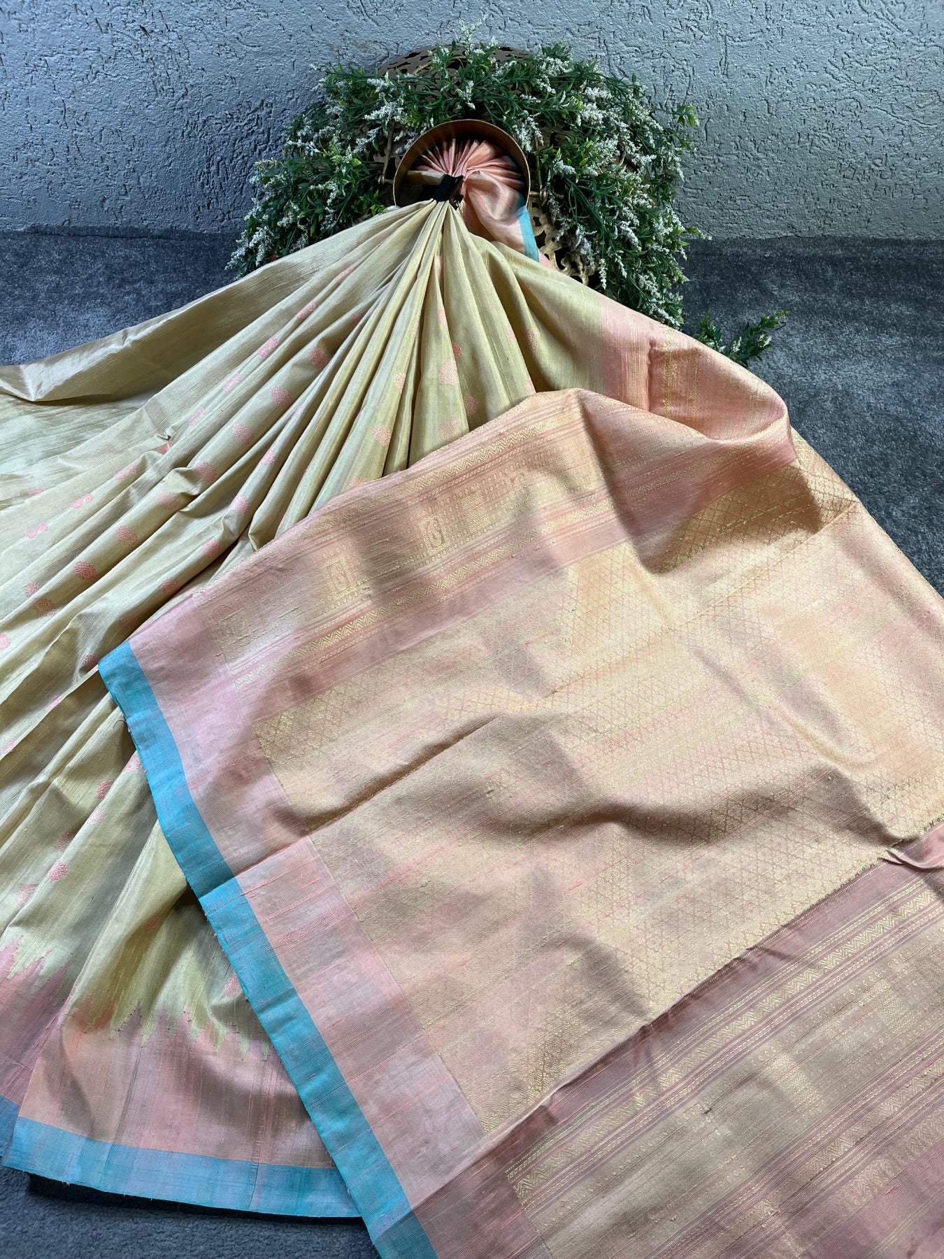 LIGHT BEIGE DUPION SILK PURE HANDLOOM GADWAL SAREE