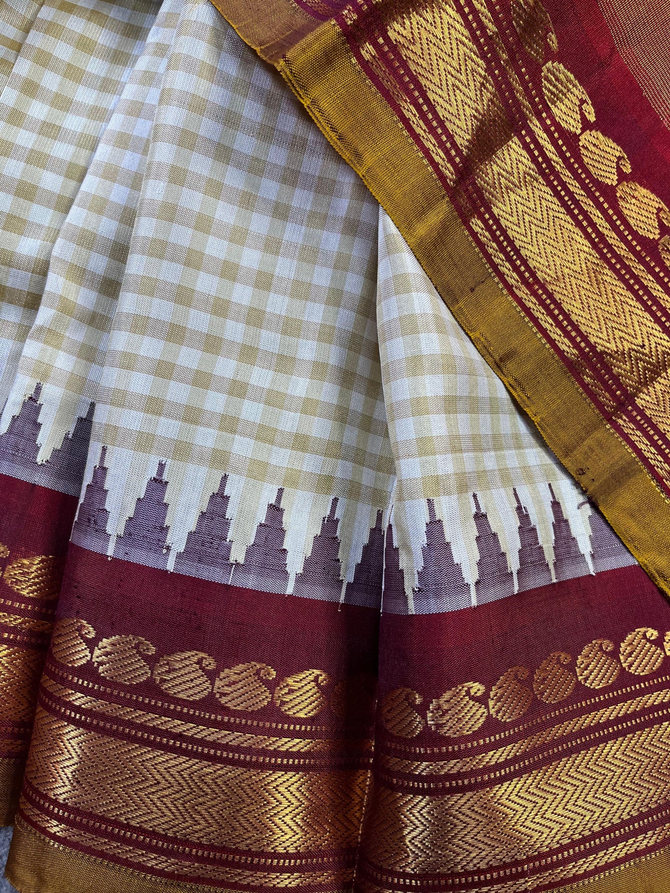 WHITE SILK PURE HANDLOOM GADWAL SAREE