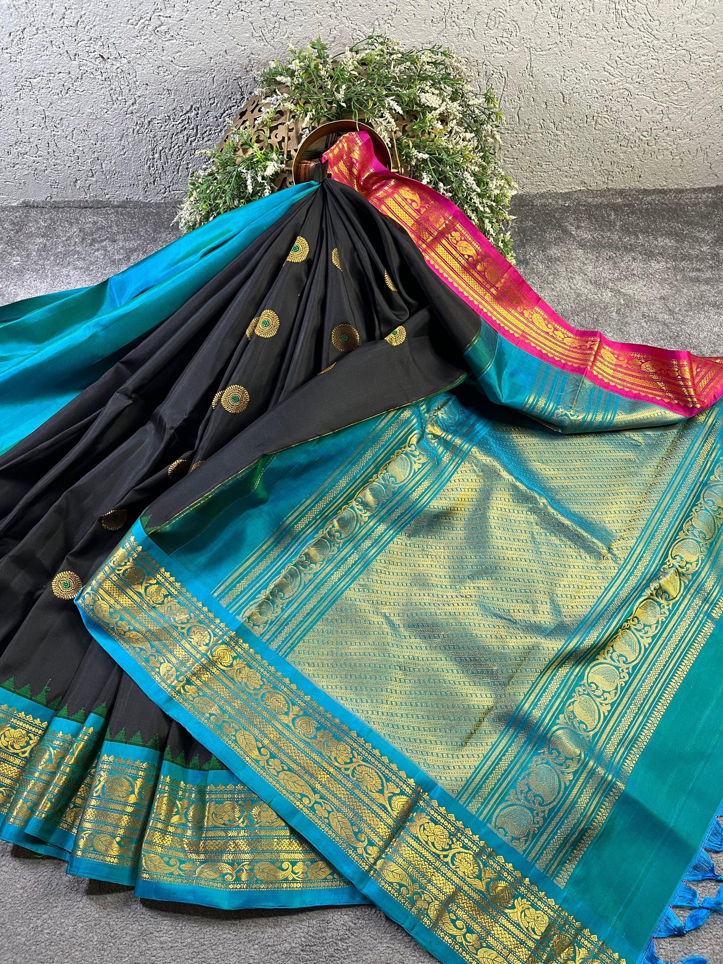 BLACK SILK PURE HANDLOOM GADWAL SAREE
