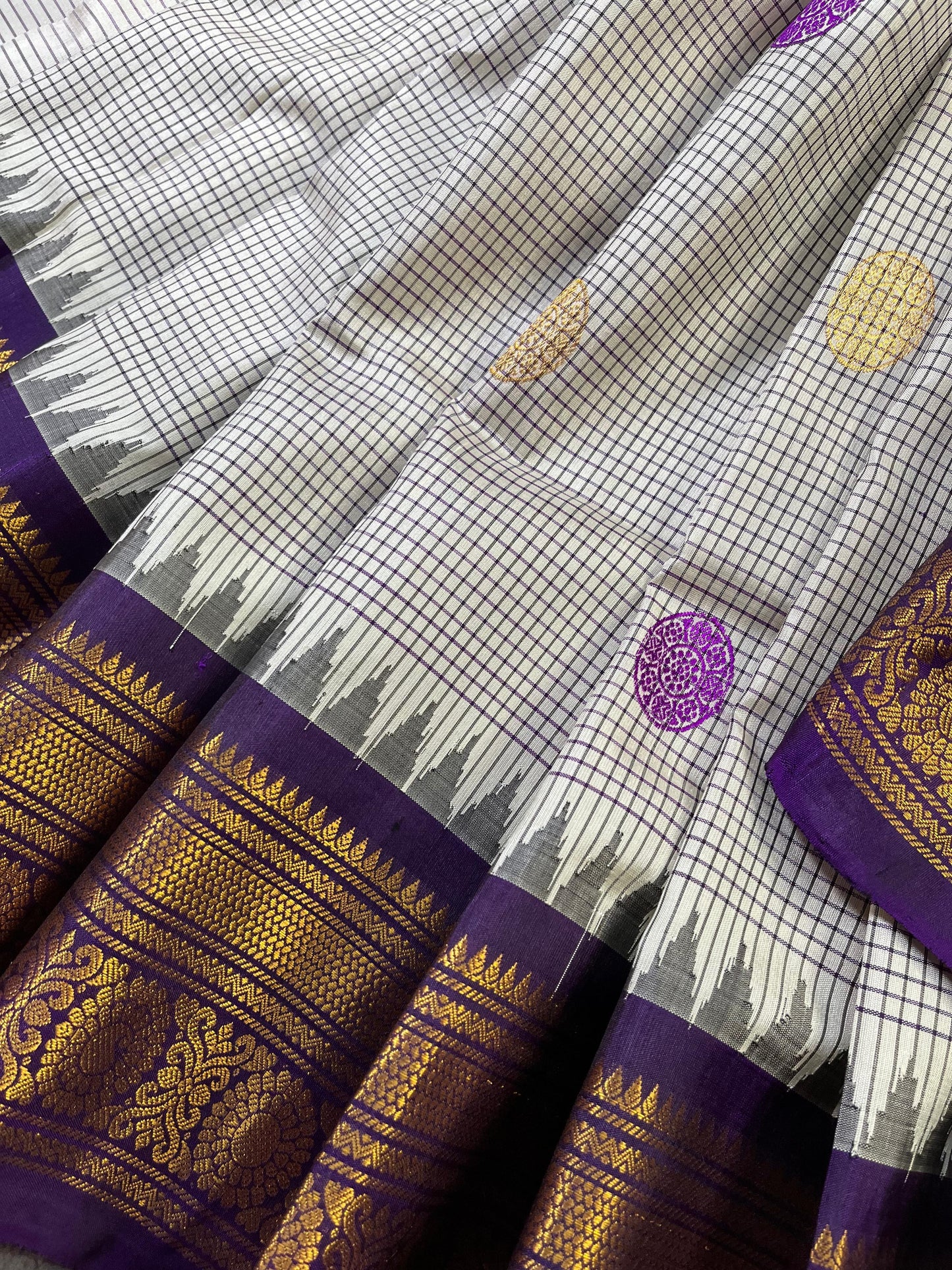 OFF WHITE SILK PURE HANDLOOM GADWAL SAREE