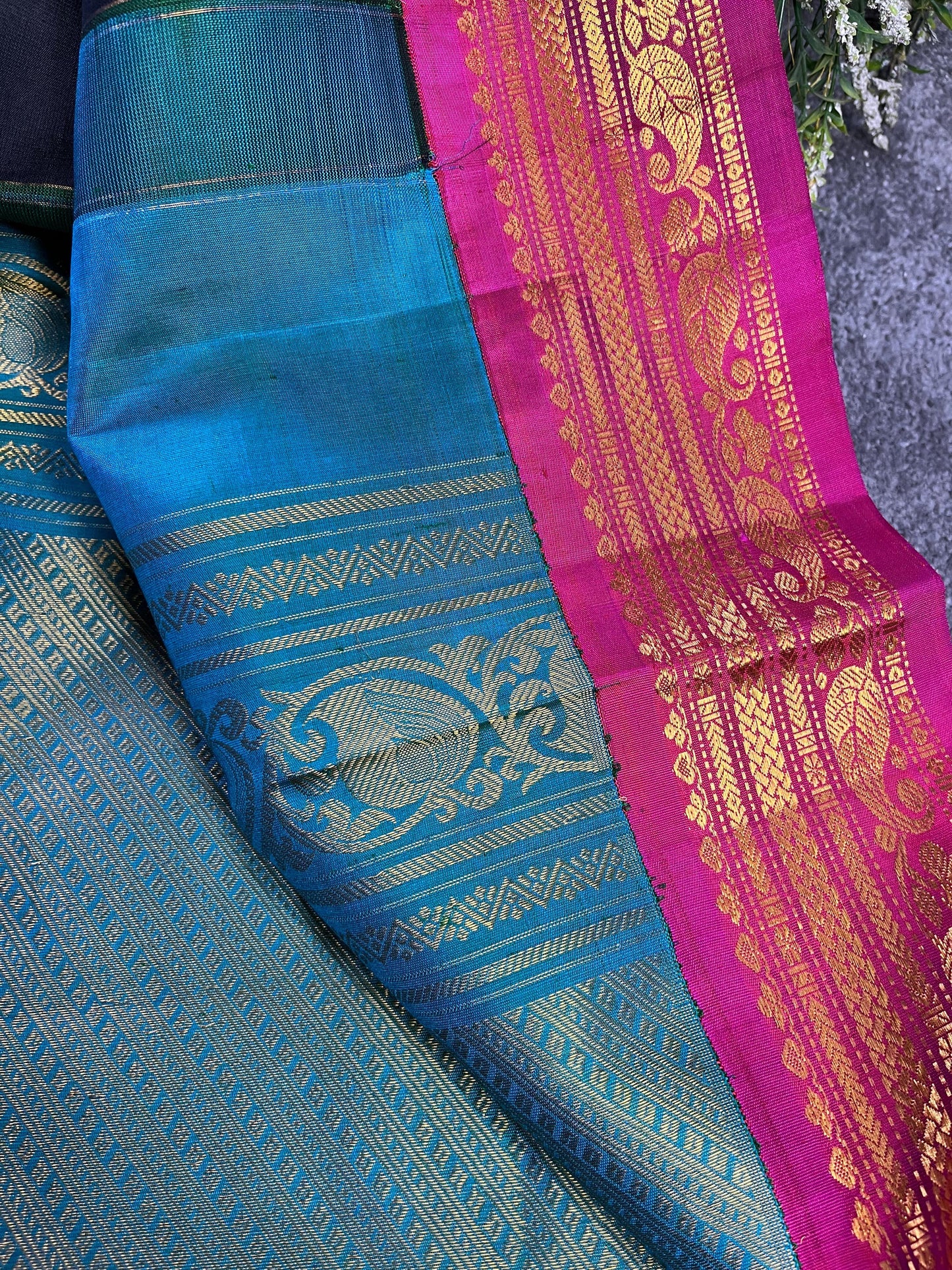 BLACK SILK PURE HANDLOOM GADWAL SAREE