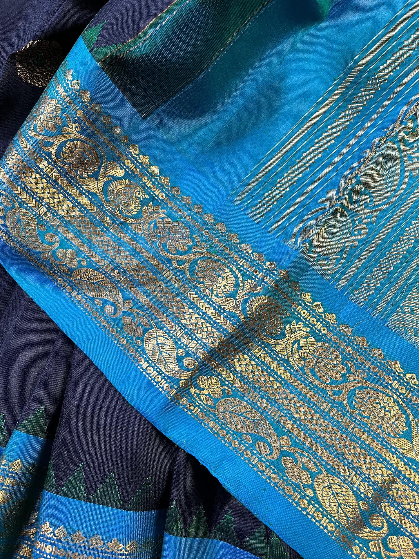 BLACK SILK PURE HANDLOOM GADWAL SAREE