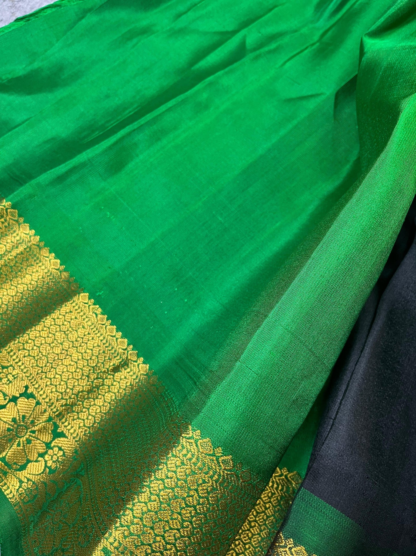 BLACK SILK PURE HANDLOOM GADWAL SAREE