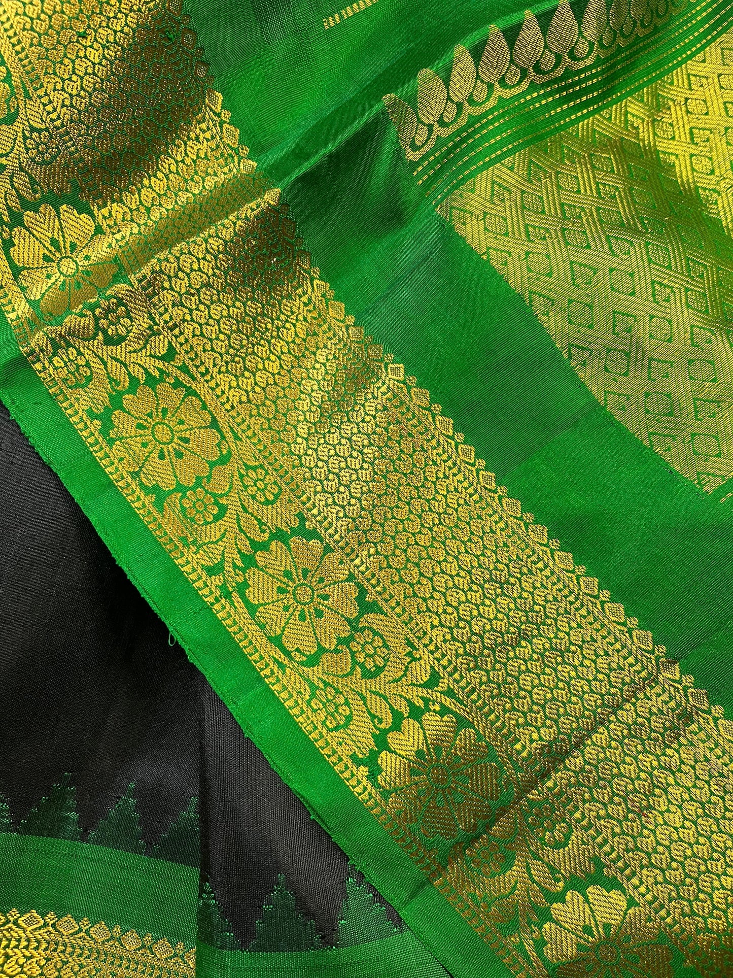 BLACK SILK PURE HANDLOOM GADWAL SAREE