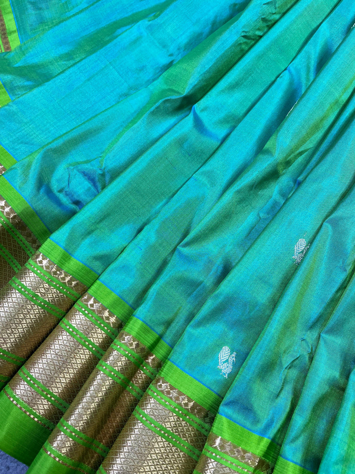 TWO TONE GREEN SILK PURE HANDLOOM PAITHANI SAREE