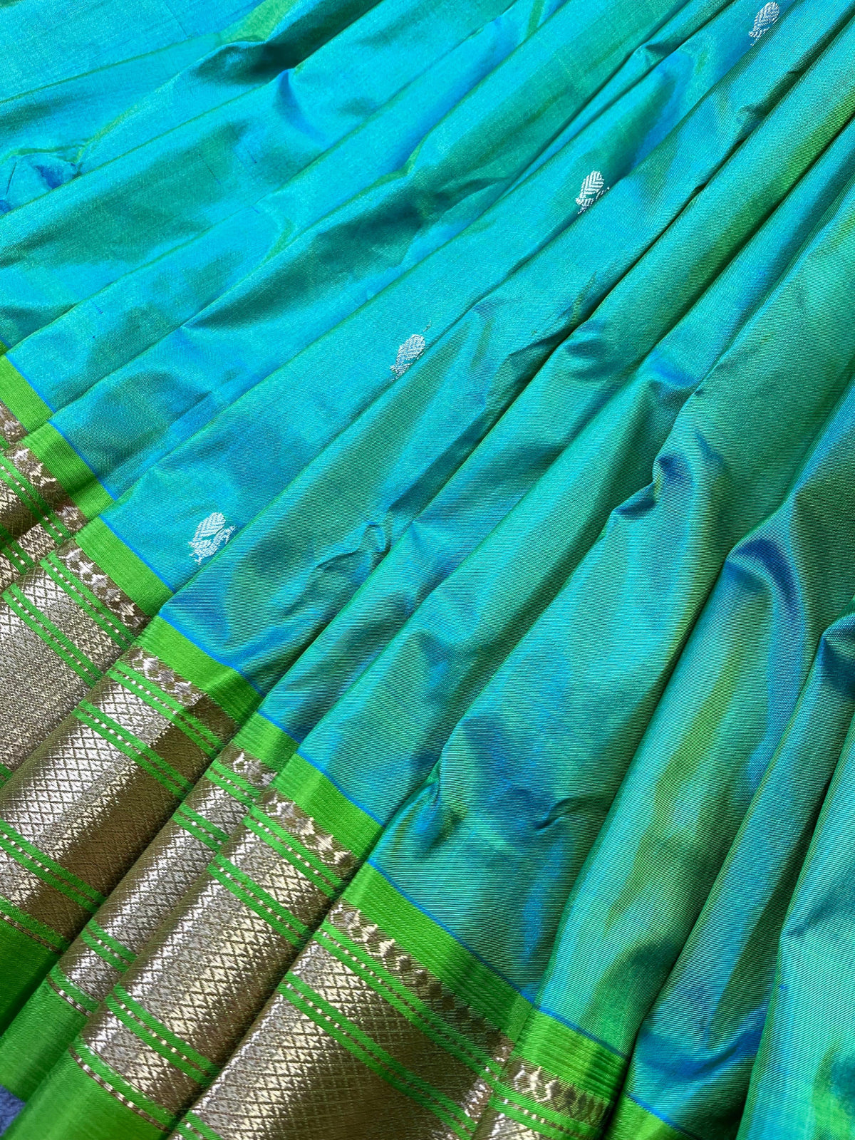 TWO TONE GREEN SILK PURE HANDLOOM PAITHANI SAREE