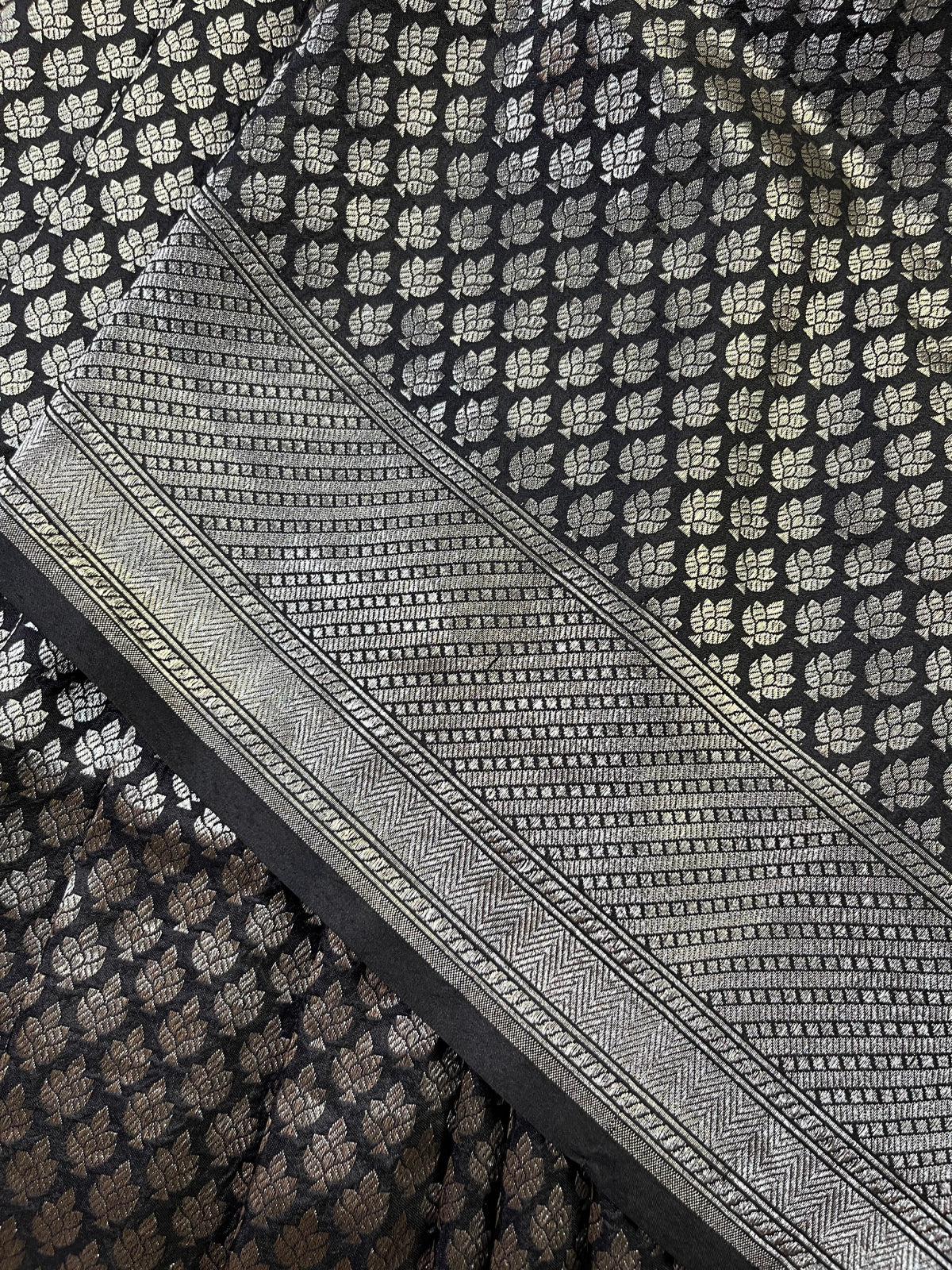 BLACK SLK PURE HANDLOOM BANARASI SAREE