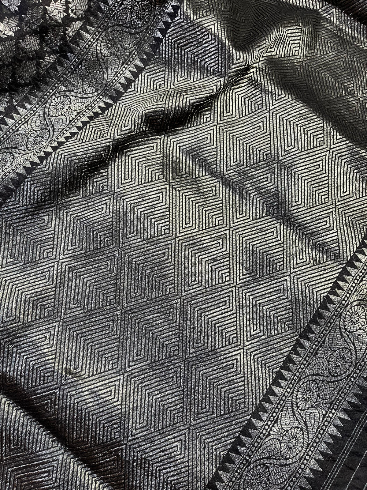 BLACK SILK PURE HANDLOOM BANARASI SAREE