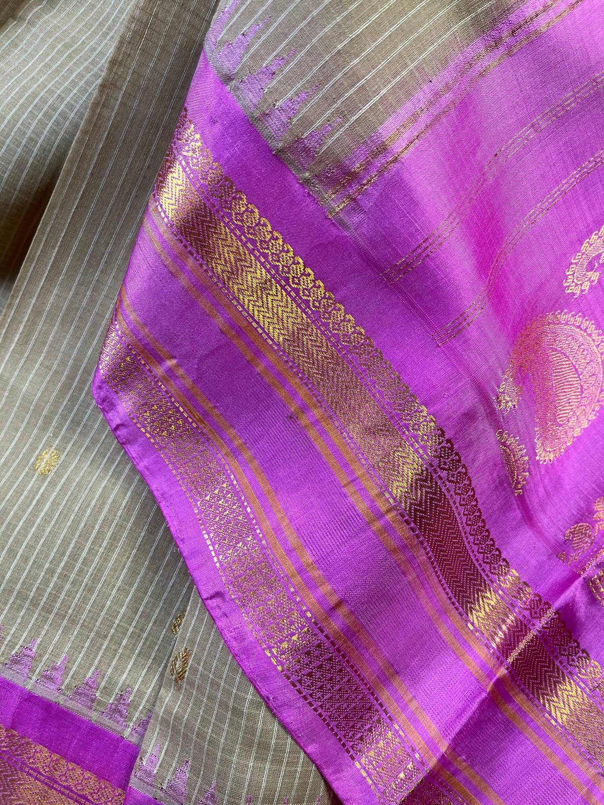BEIGE COTTON PURE HANDLOOM GADWAL SAREE