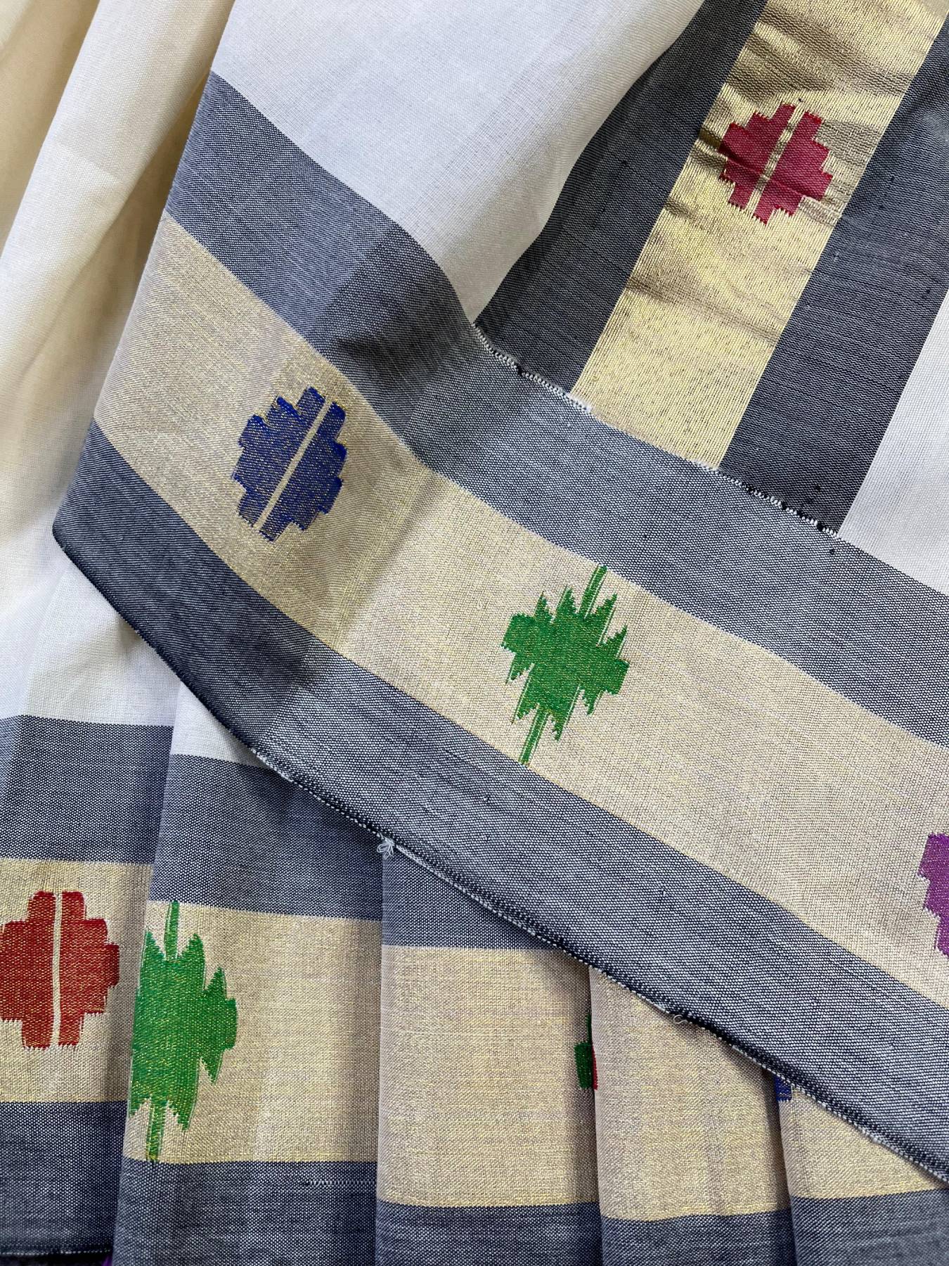 OFF-WHITE COTTON PURE HANDLOOM PAITHANI SAREE