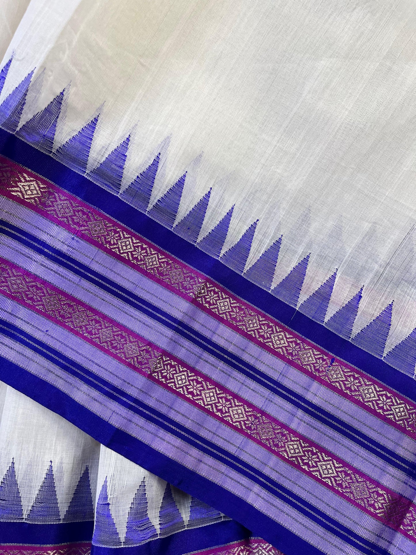 WHITE PURE HANDLOOM PONDRU KHADI SAREE