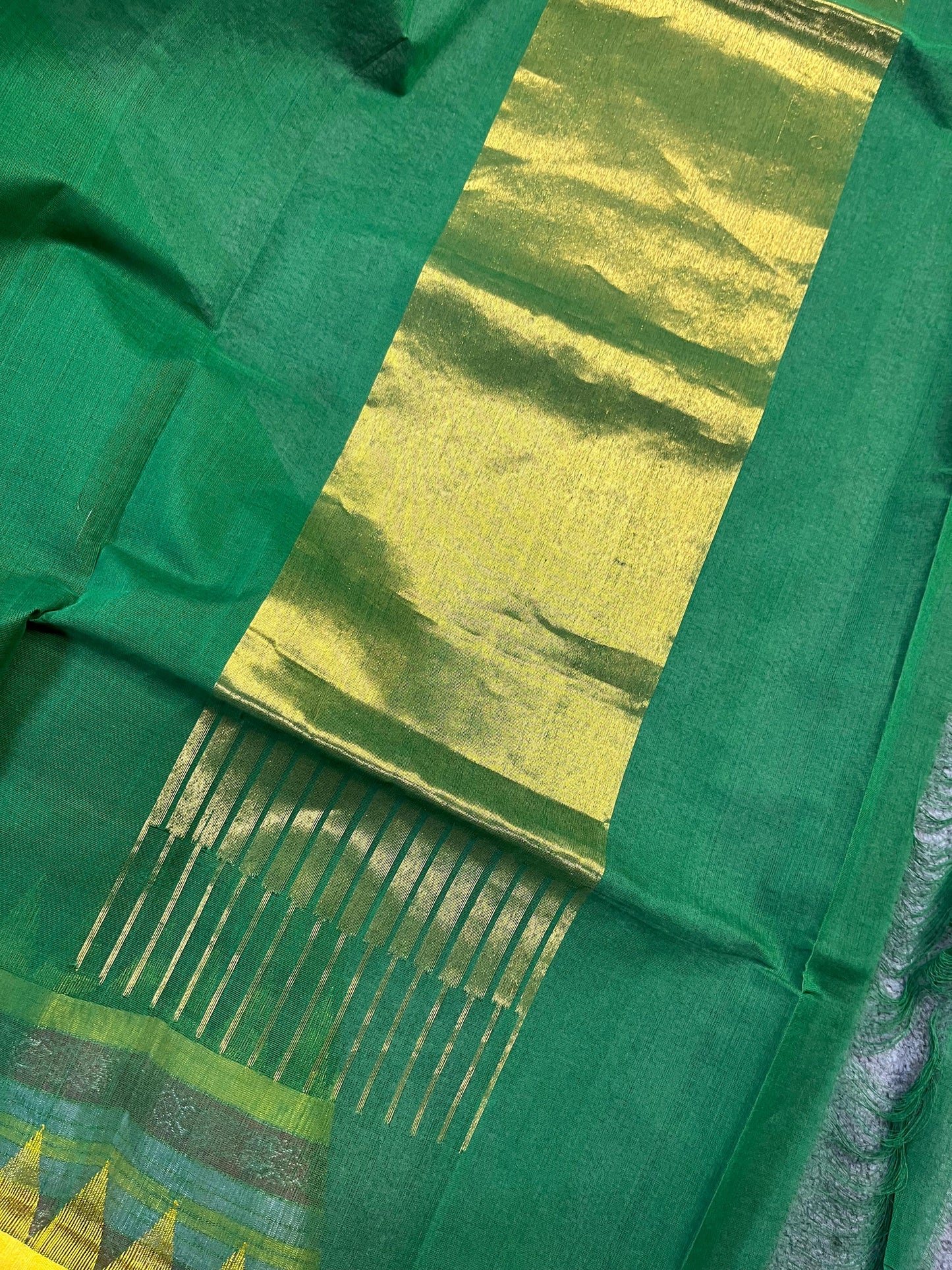 BOTTLE GREEN PURE HANDLOOM PONDRU KHADI SAREE