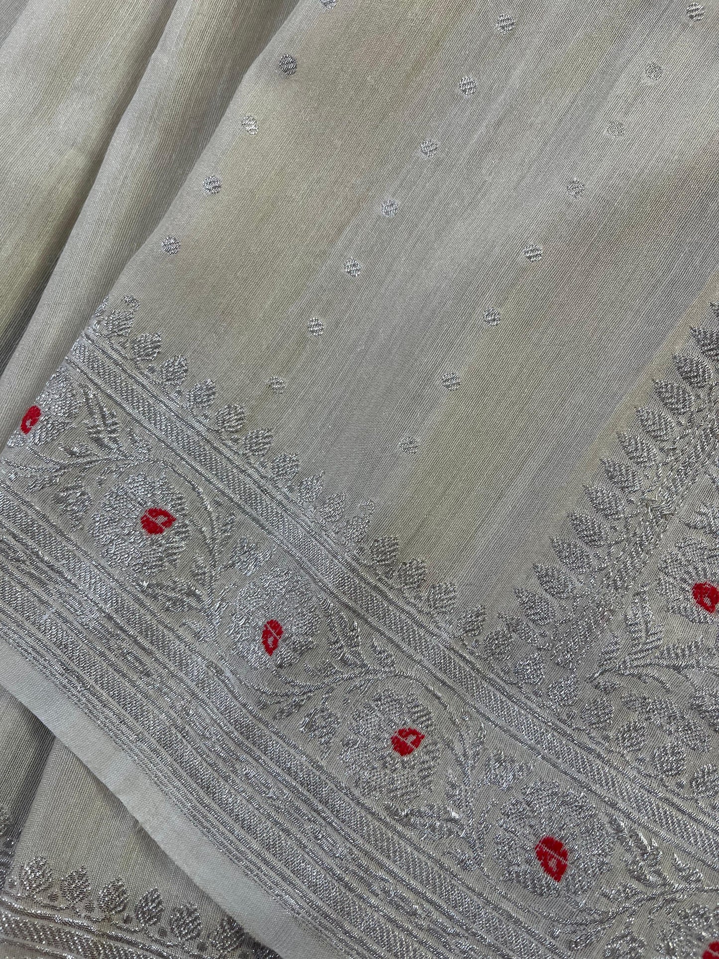 IVORY MUNGA PURE HANDLOOM BANARASI SAREE
