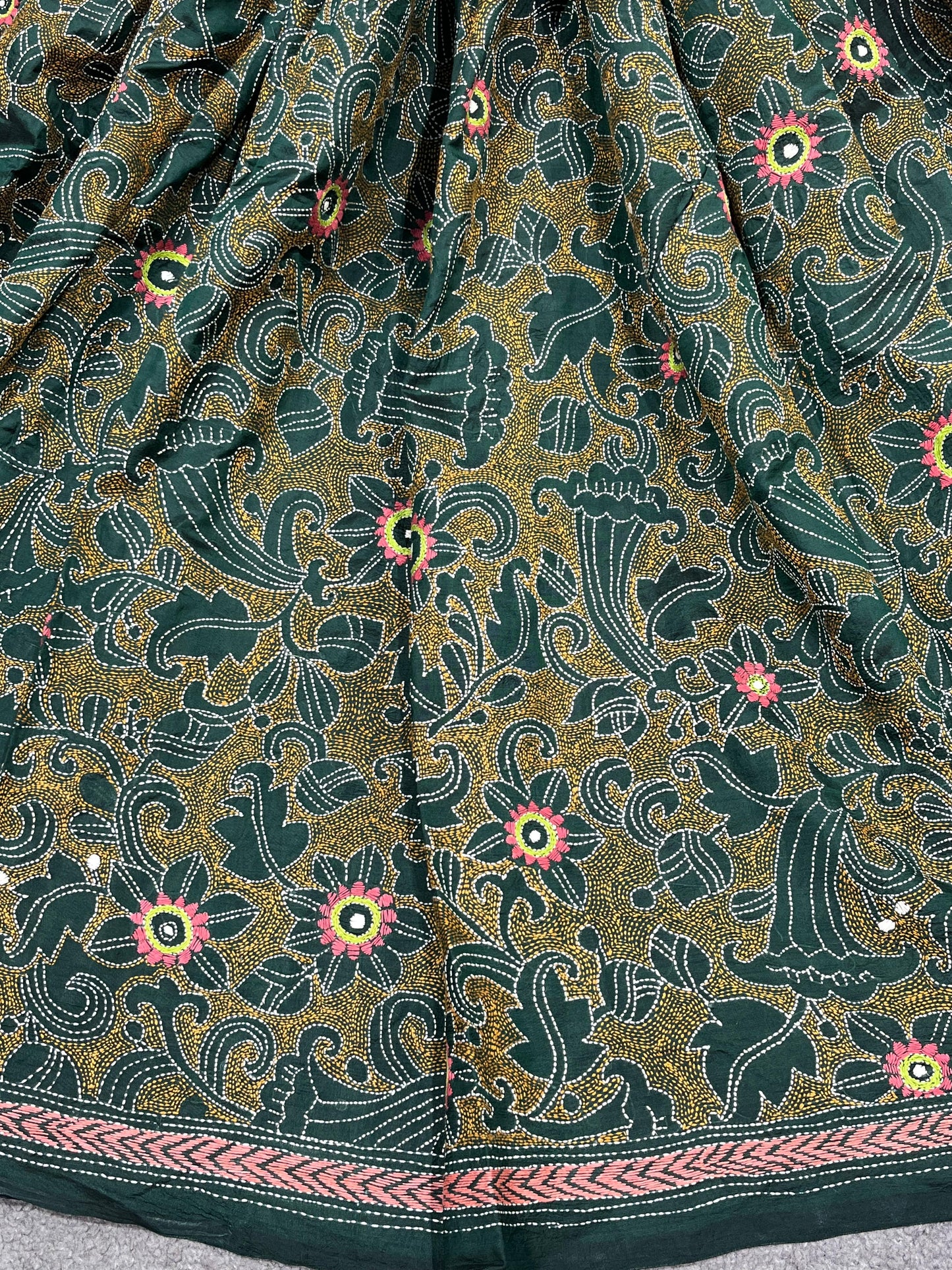 GREEN PURE HANDLOOM KANTHA DUPATTA