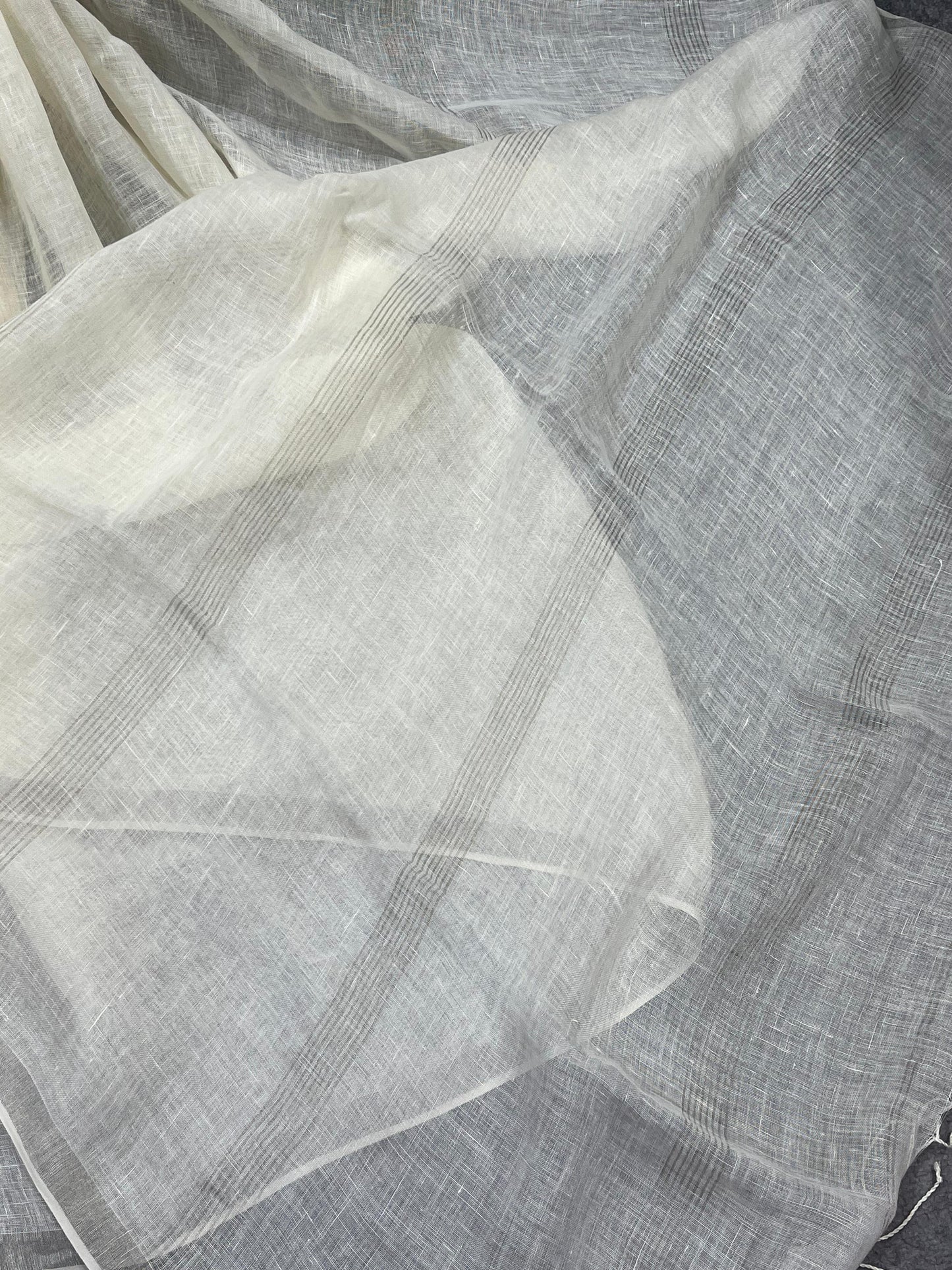 PEARL WHITE PURE HANDLOOM LINEN SAREE