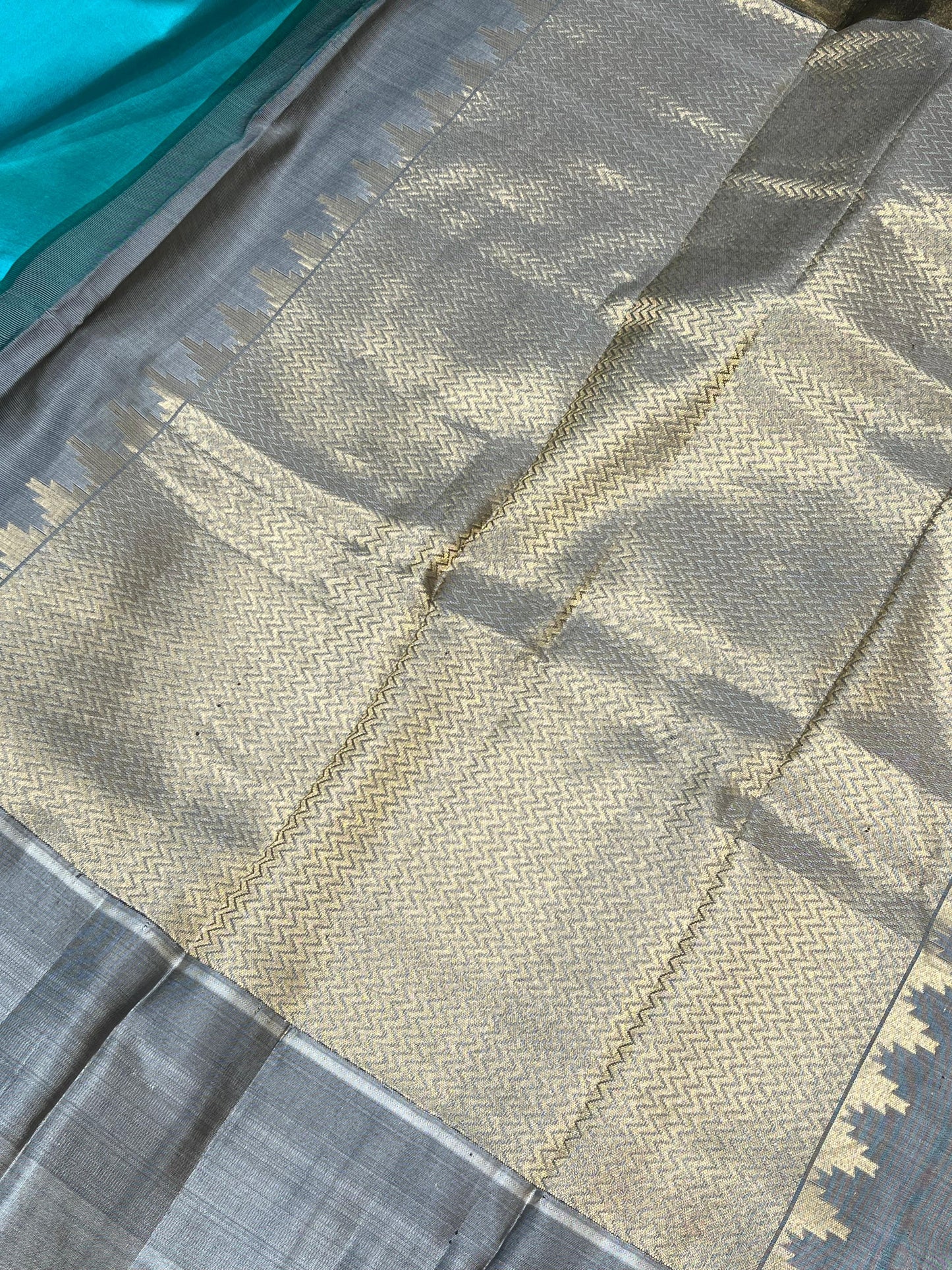 TURQUOISE BLUE PURE HANDLOOM SOFT SILK SAREE