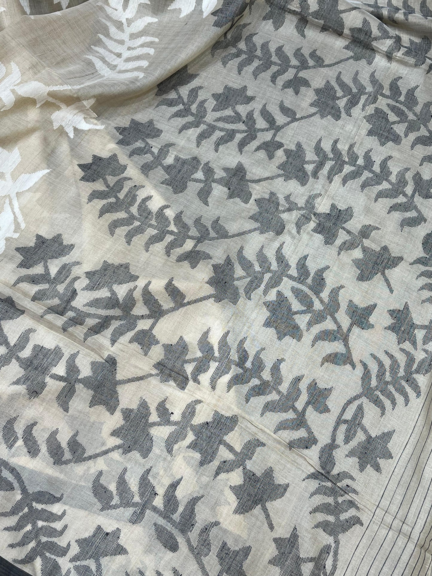 IVORY BEIGE PURE HANDLOOM JAMDANI SAREE