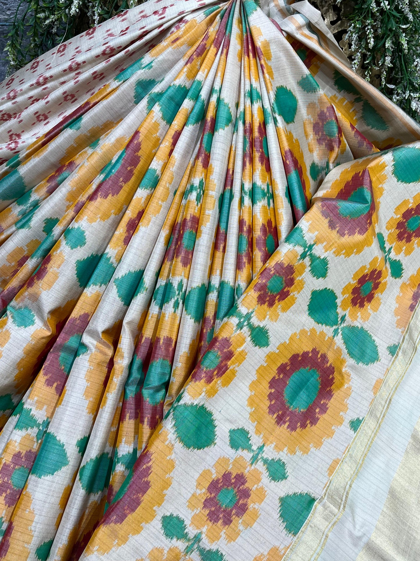 OFF WHITE SILK PURE HANDLOOM IKKAT SAREE