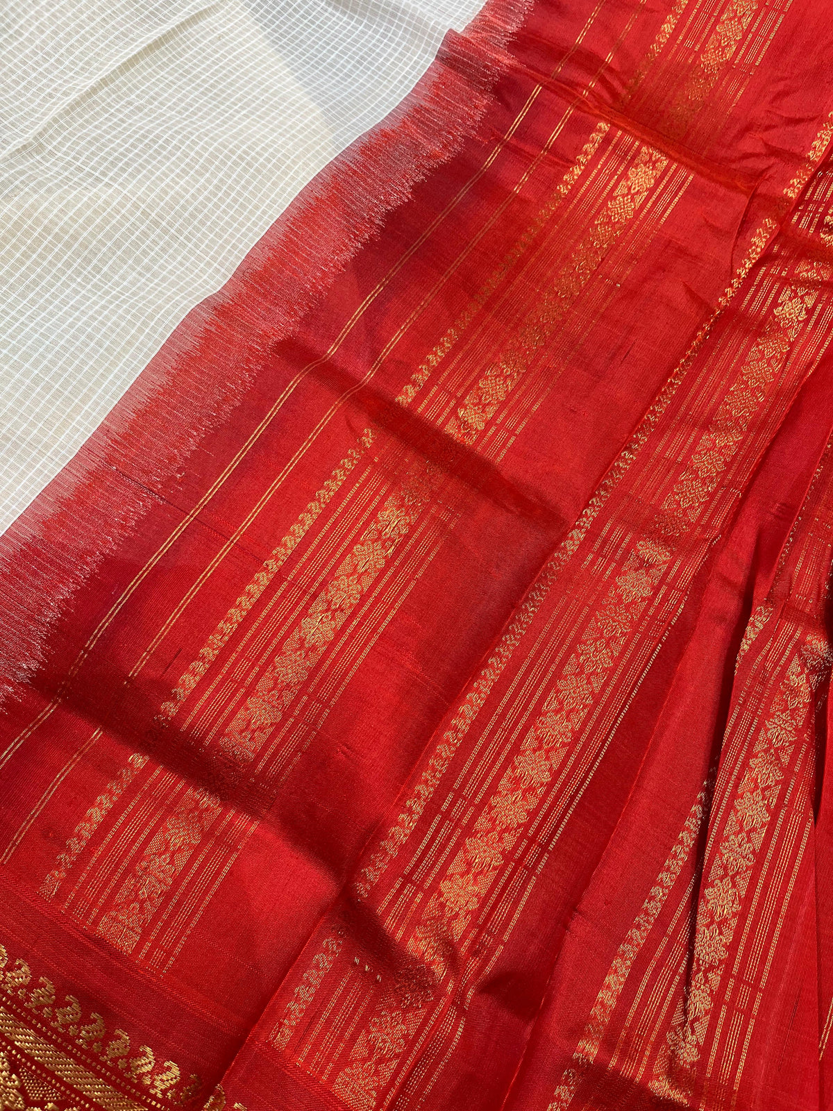 IVORY COTTON PURE HANDLOOM GADWAL SAREE