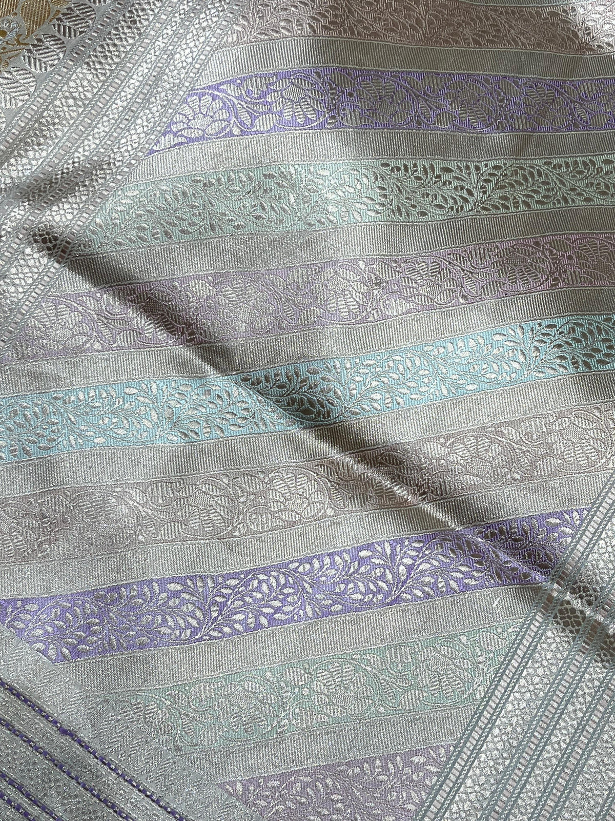 CHAMPAGNE GOLD SILK PURE HANDLOOM BANARASI SAREE